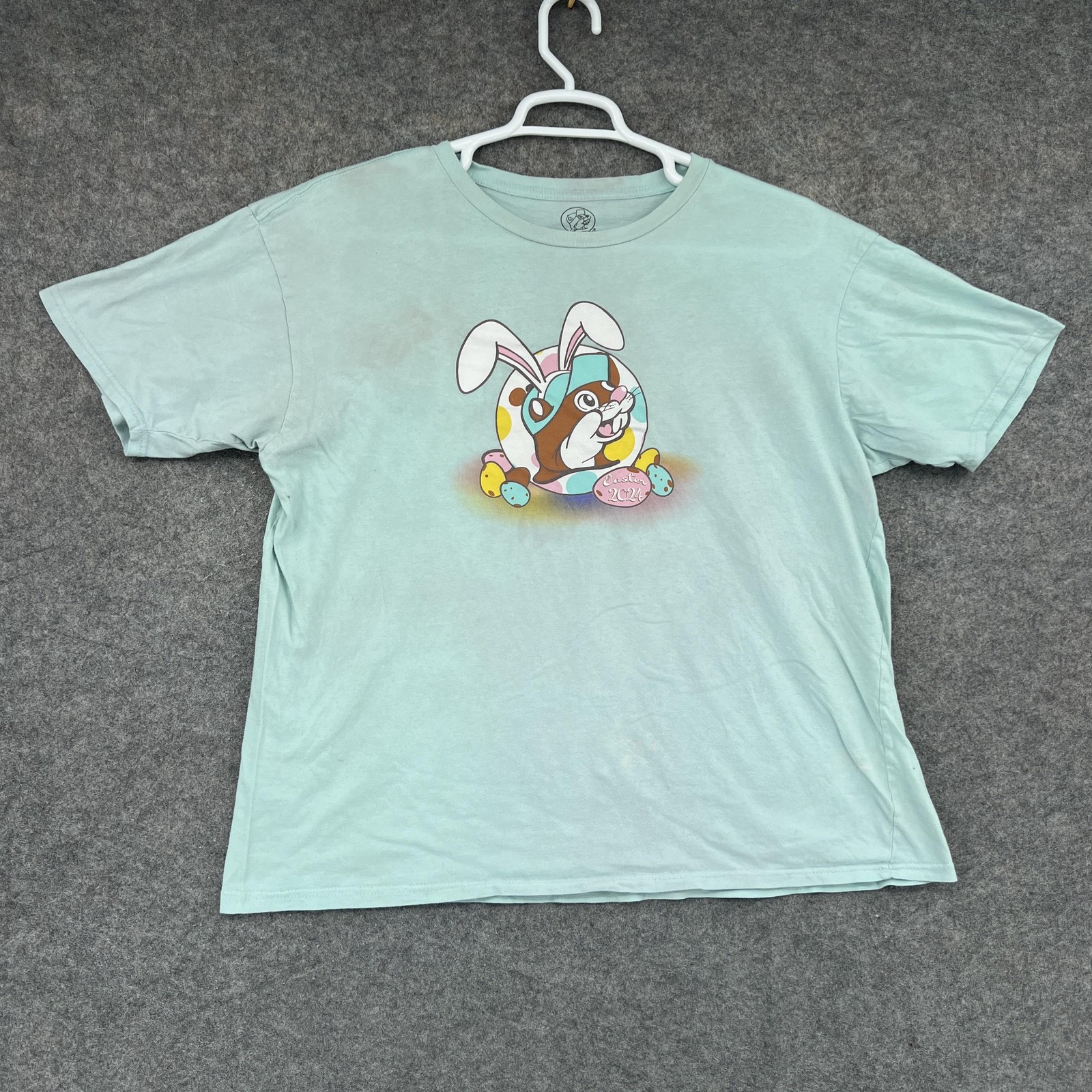 Buc-ee’s Shirt Mens XL Green Short Sleeve Bunny Easter Graphic Crew Neck Tagless