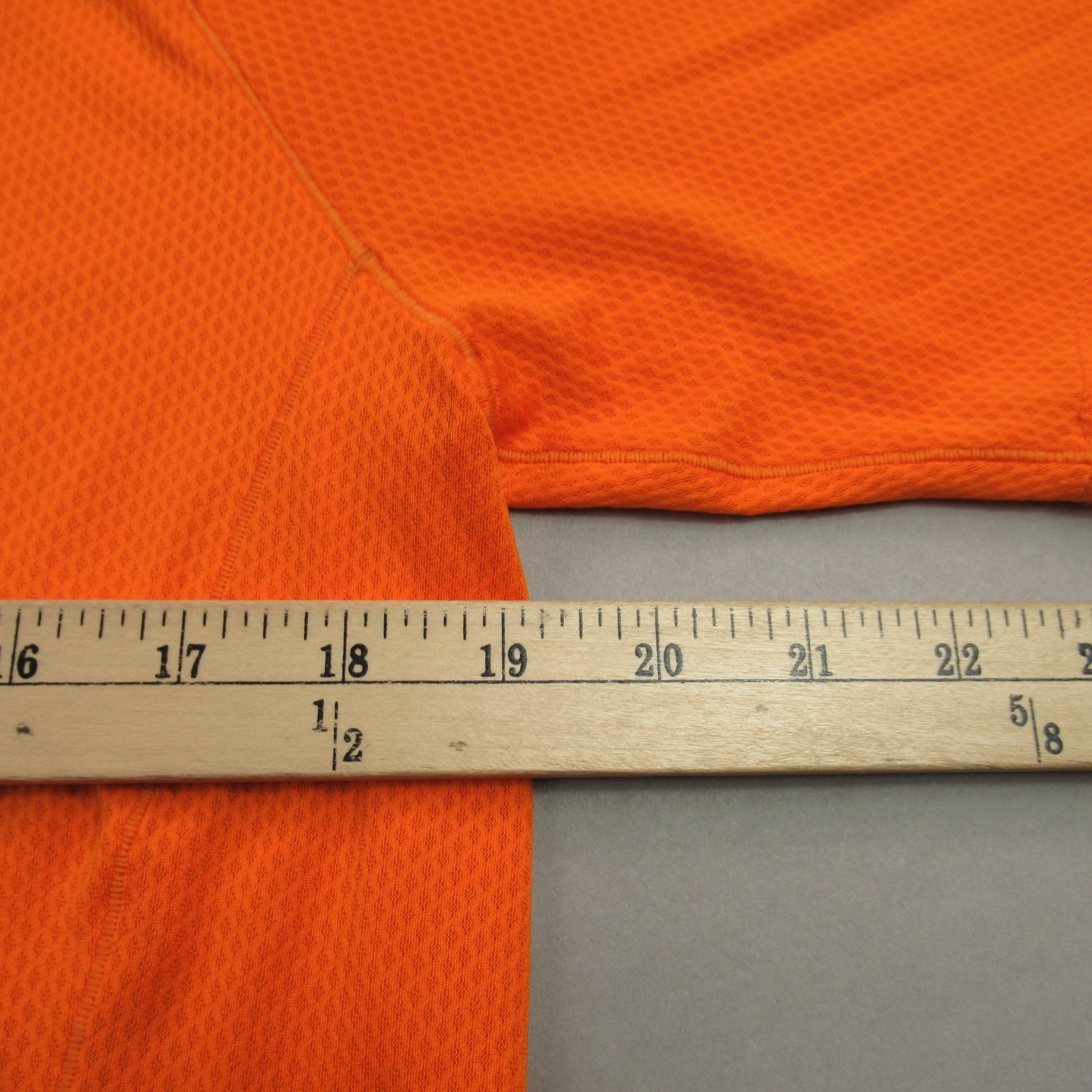 Patagonia Shirt Mens Medium Orange Short Sleeve Crew Neck Lightweight Stretch