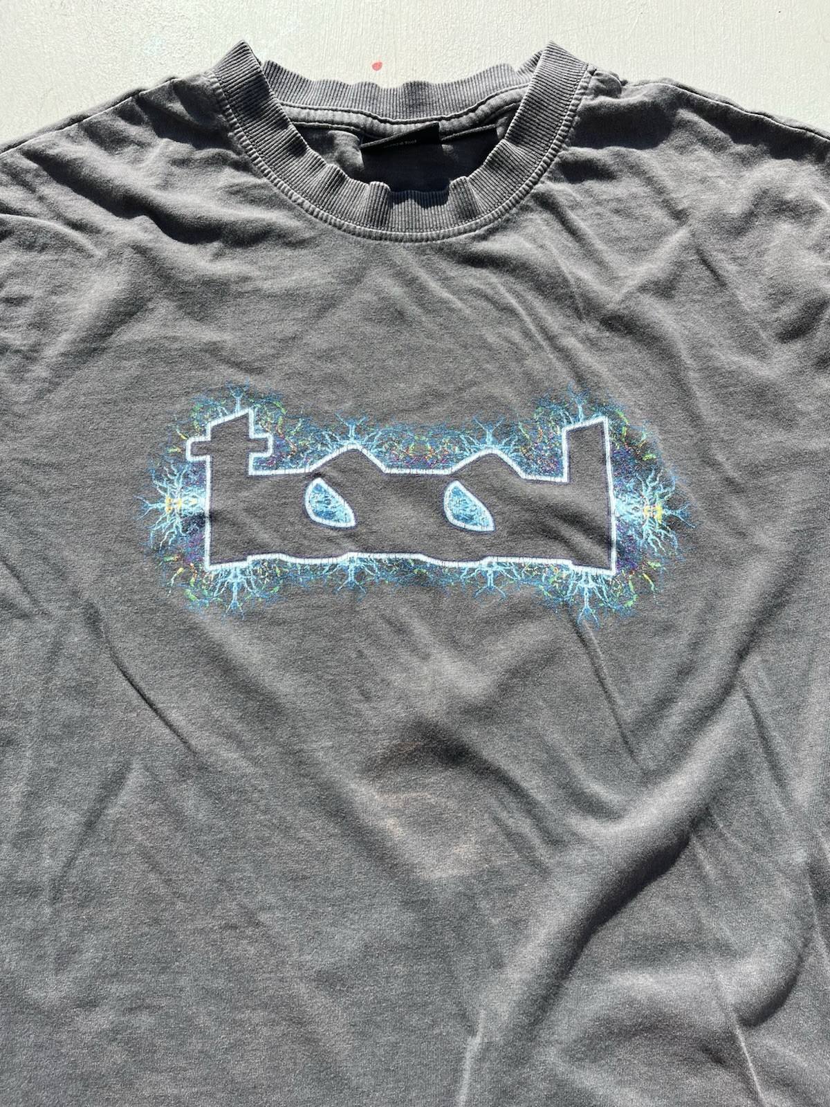 Men’s Tool T-Shirt Gray Spell-0ut Logo XS Solid Band Rock Metal 90s Y2K Opiate