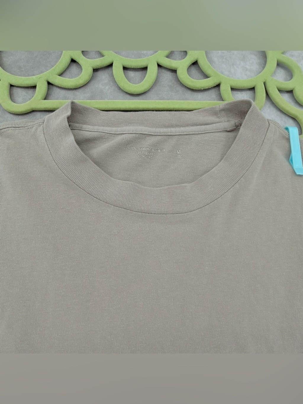 Abercrombie & Fitch Short Sleeve Pocket Tee – Taupe/grey