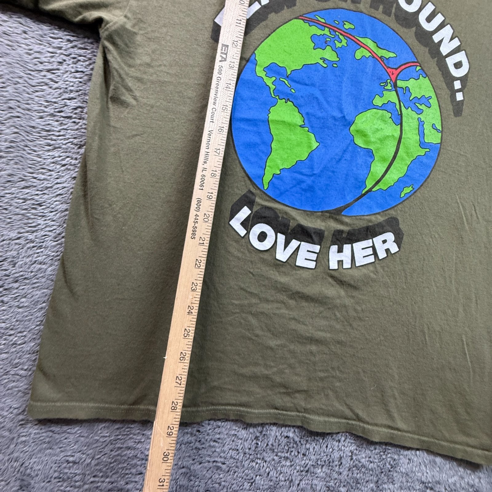 Earth Nature Tee Shirt FLAT OR ROUND LOVE HER Men XL Crew Neck