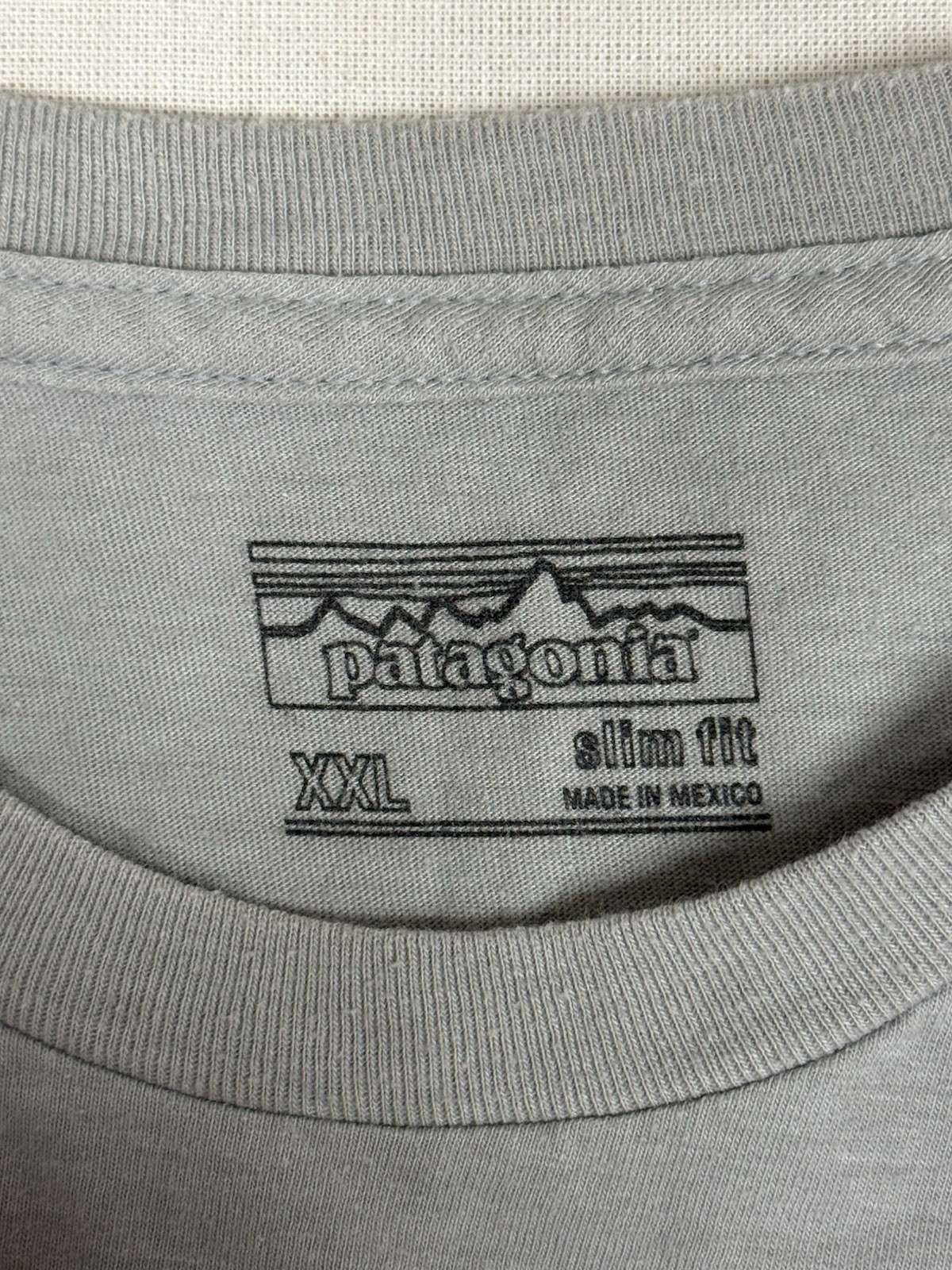 Patagonia Men’s XXL Slim Fit Legacy Label T-Shirt 38905 Graphic 22