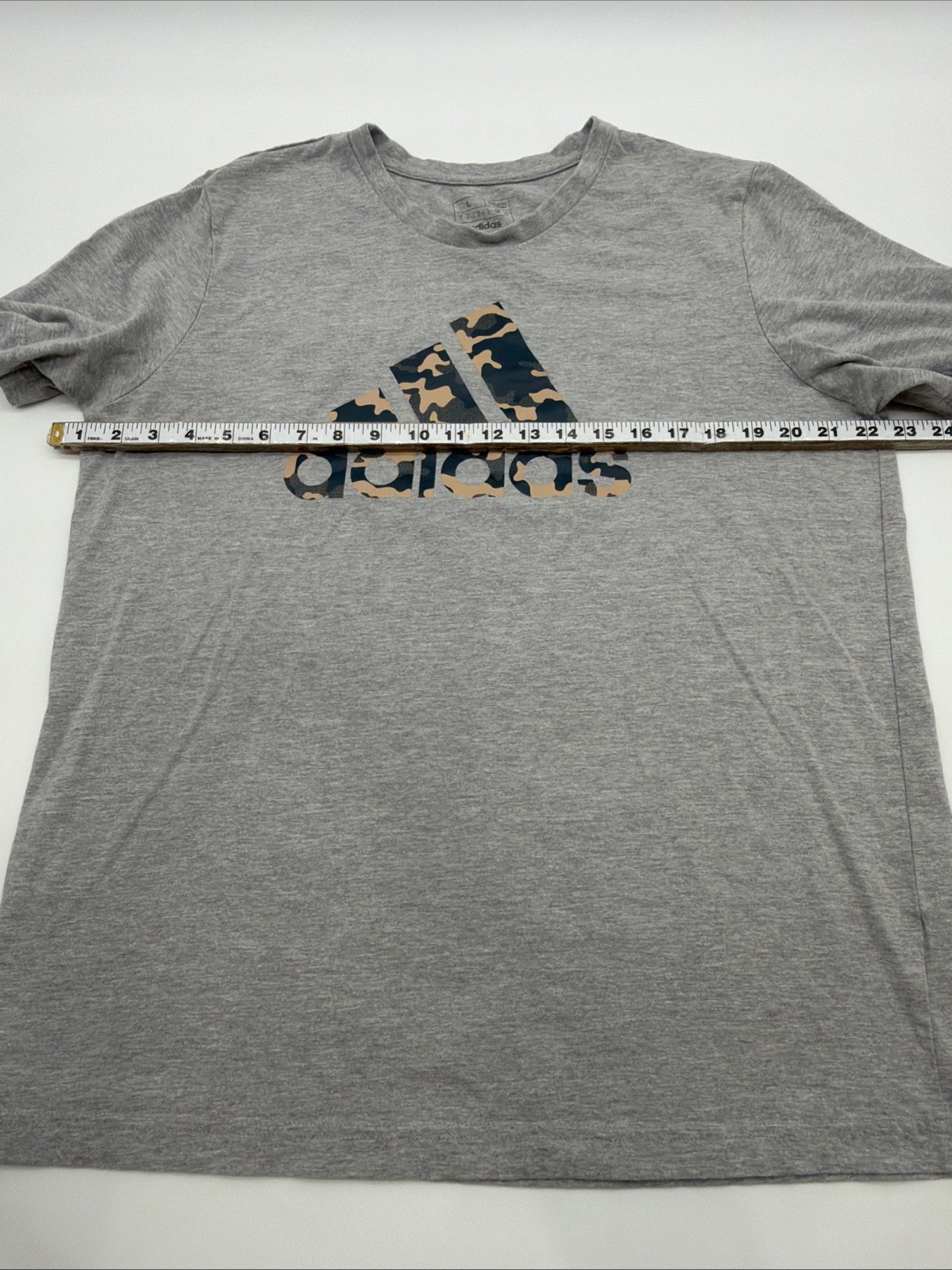Adidas T-shirt Men L Gray Graphic Print Logo Camo.#48133