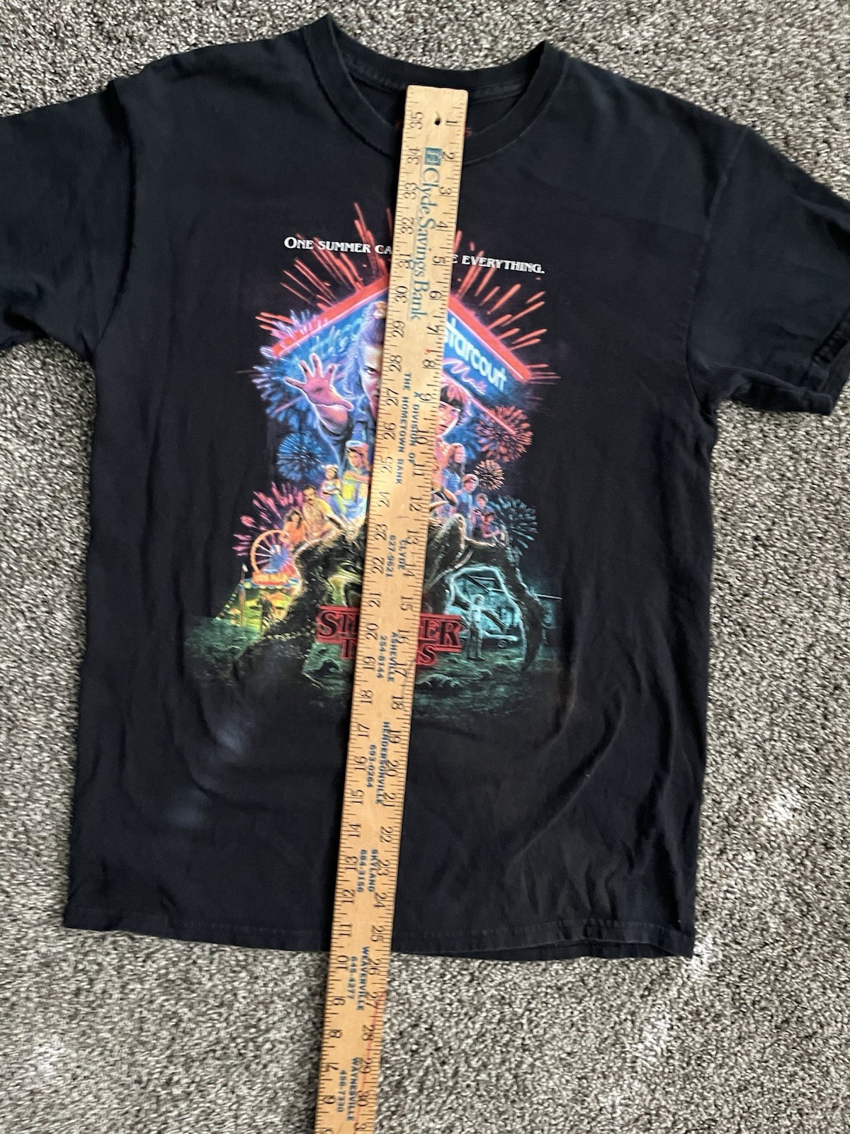 Stranger Things Season 3 Poster Graphic T-shirt Men’s Sz M Women’s Sz L *EUC*