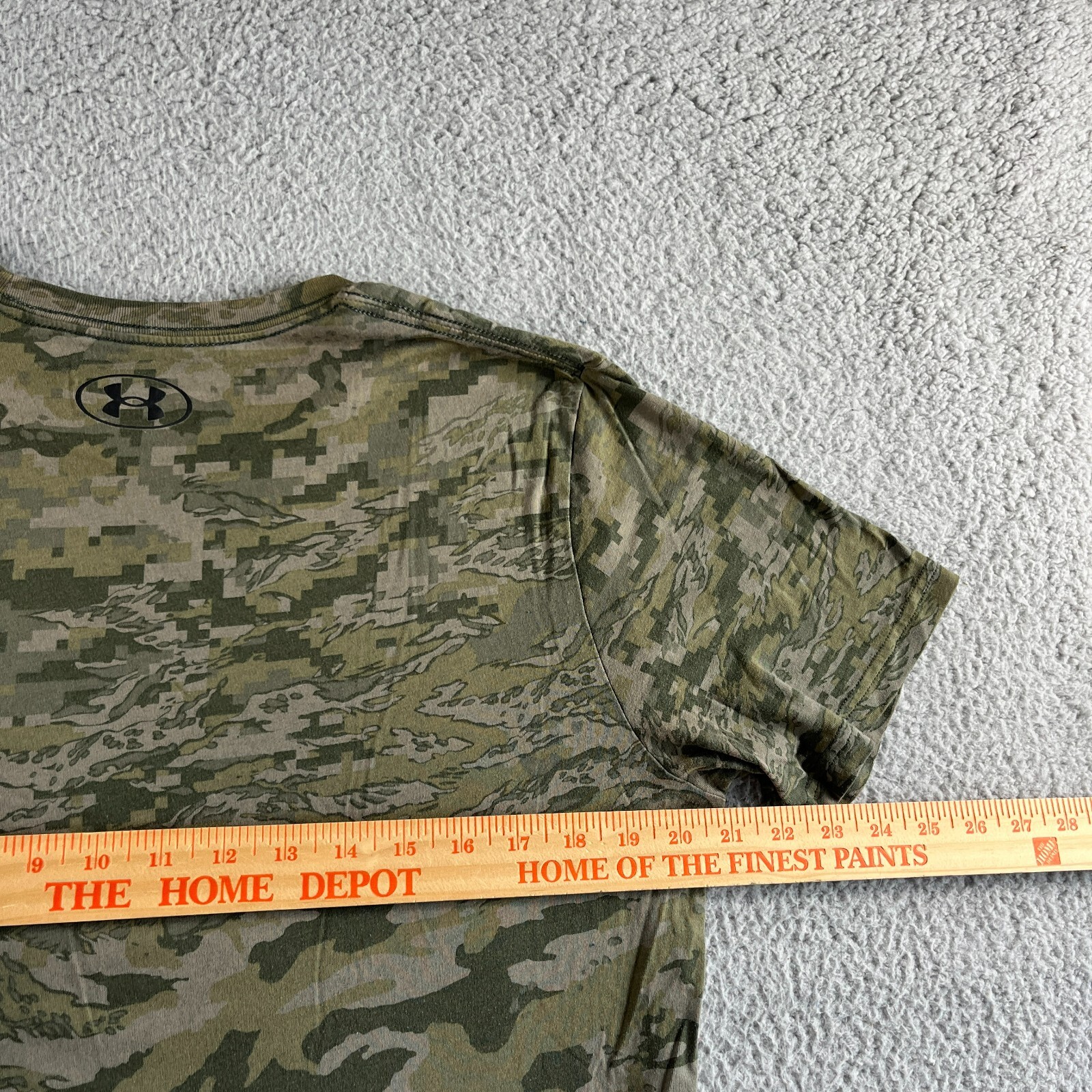 Under Armour T Shirt Mens Medium Green Camo Loose Casual Outdoor Military Army