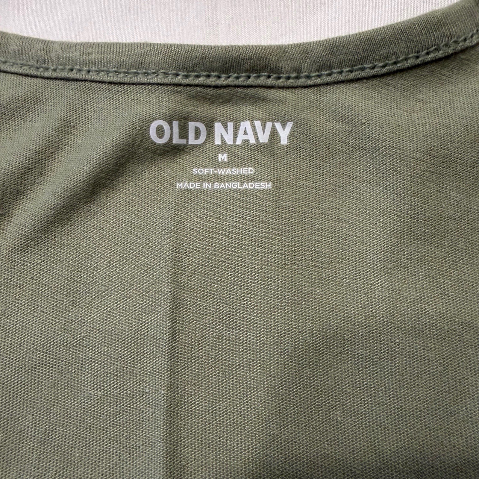 Men’s Tank Top Size Medium Scoop Neck Wide Strap Green NWT
