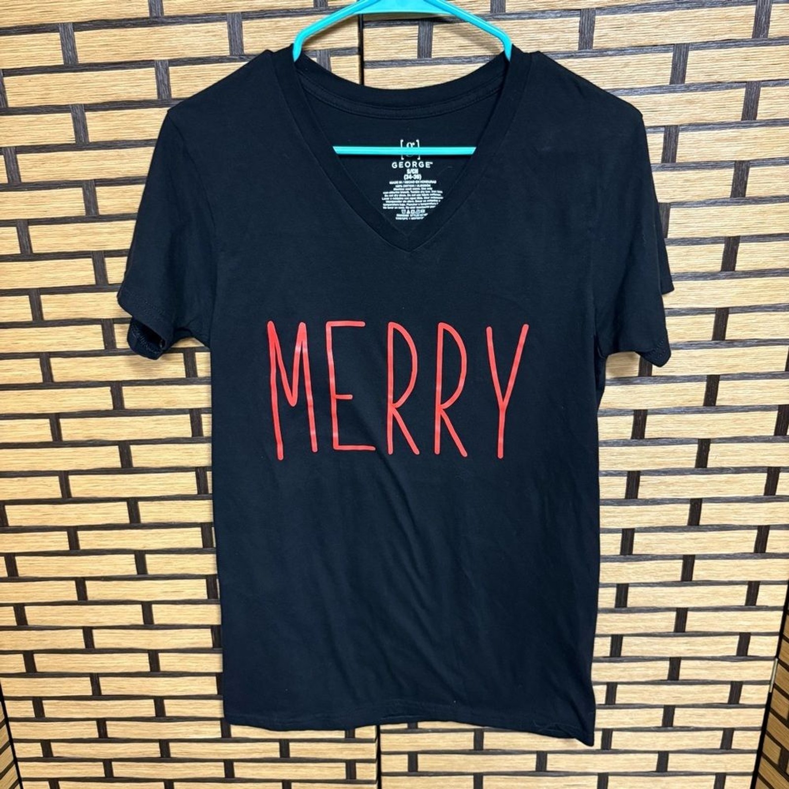 George Black Merry Longer Length V Neck Tee Size Small