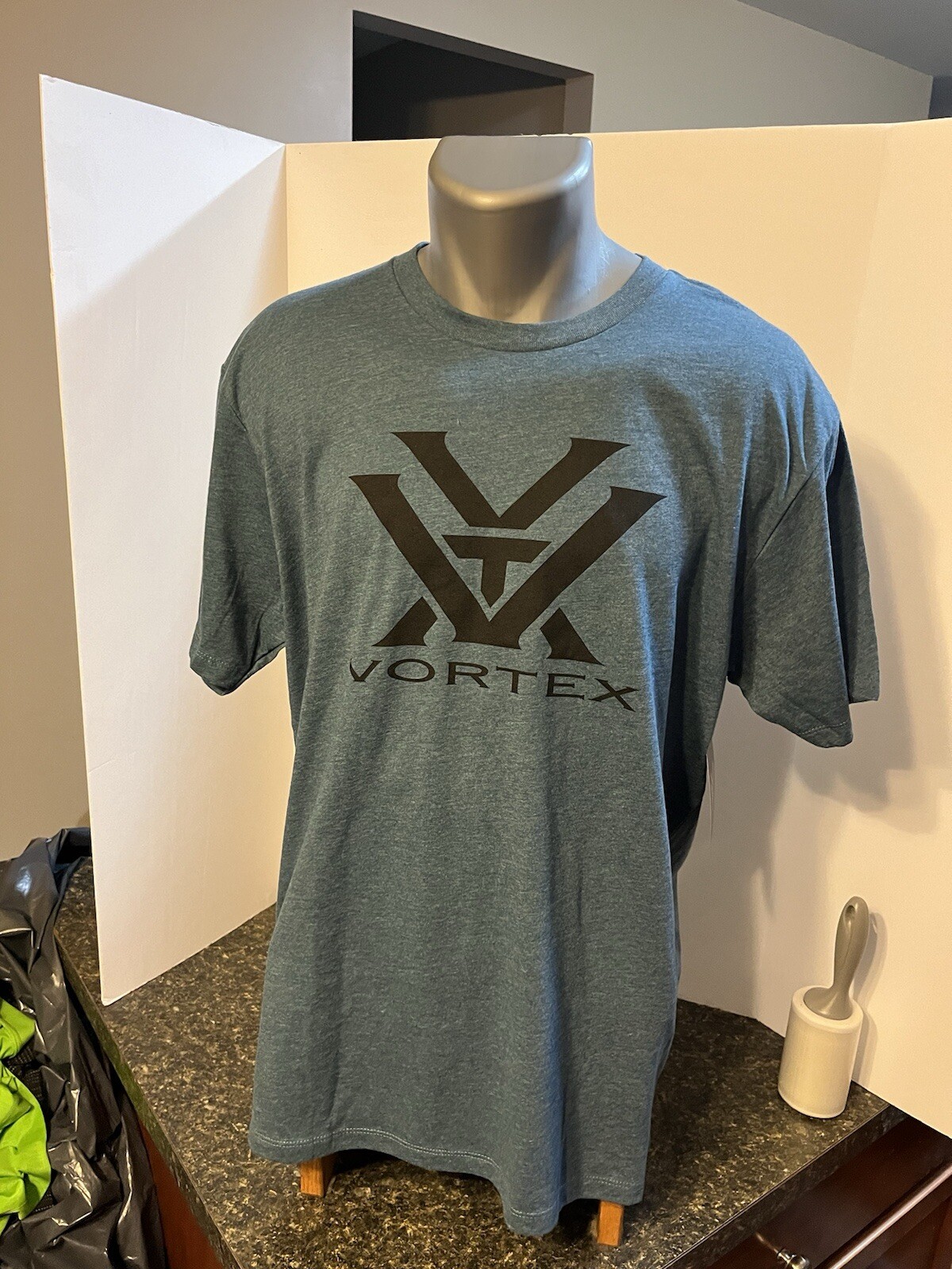 Vortex Optics Logo Men’s SS T-Shirt Blue Teal Cotton Poly – Athletic Cut – NWT