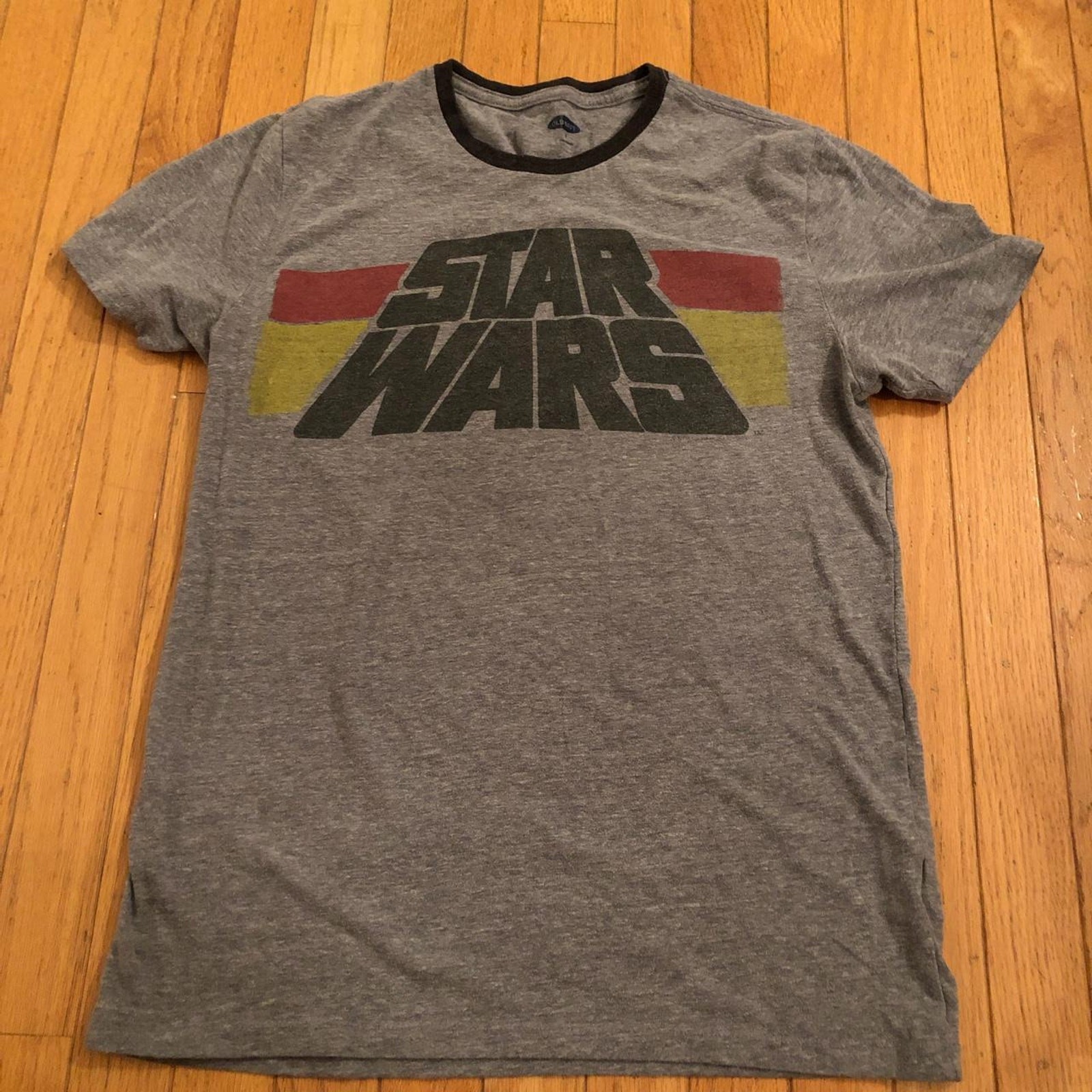 Old Navy Star Wars Gray T-shirt – Size Small