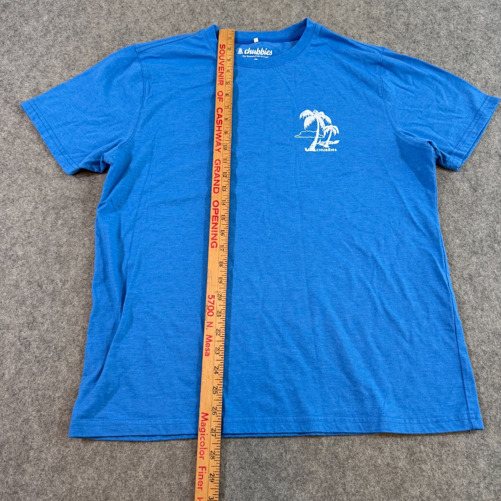 Chubbies Blue Relaxer The Weekend Has Arrived Crew Neck T-Shirt Men’s Size Large