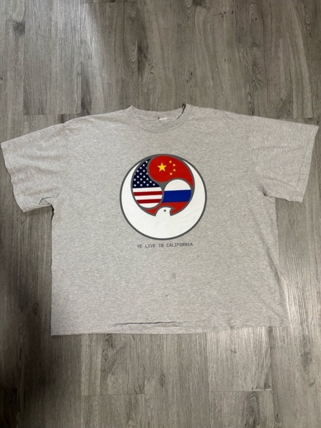 Ye Live In California Tour Merch TS-07 GRAY T-Shirt Size 3 (large)