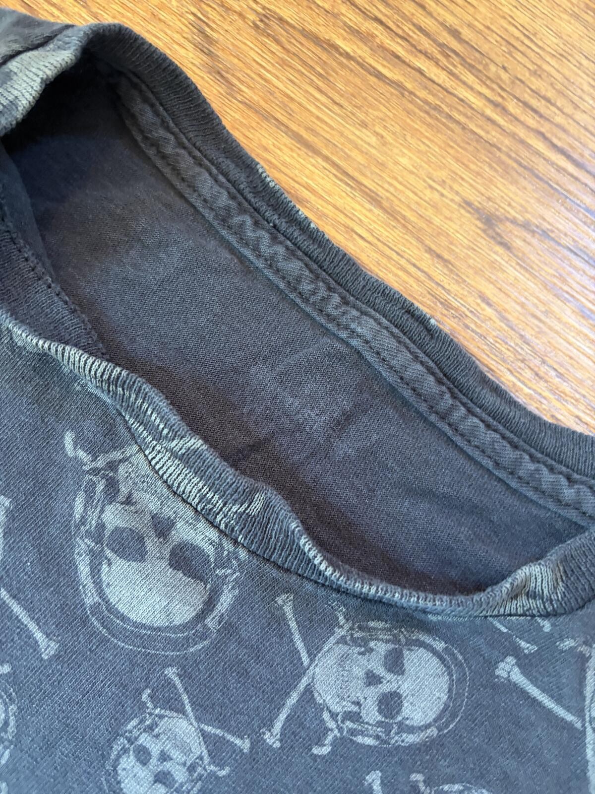 Vintage 00s y2k grunge Distressed “Rock On” Skeleton Skull Print Muscle Tee