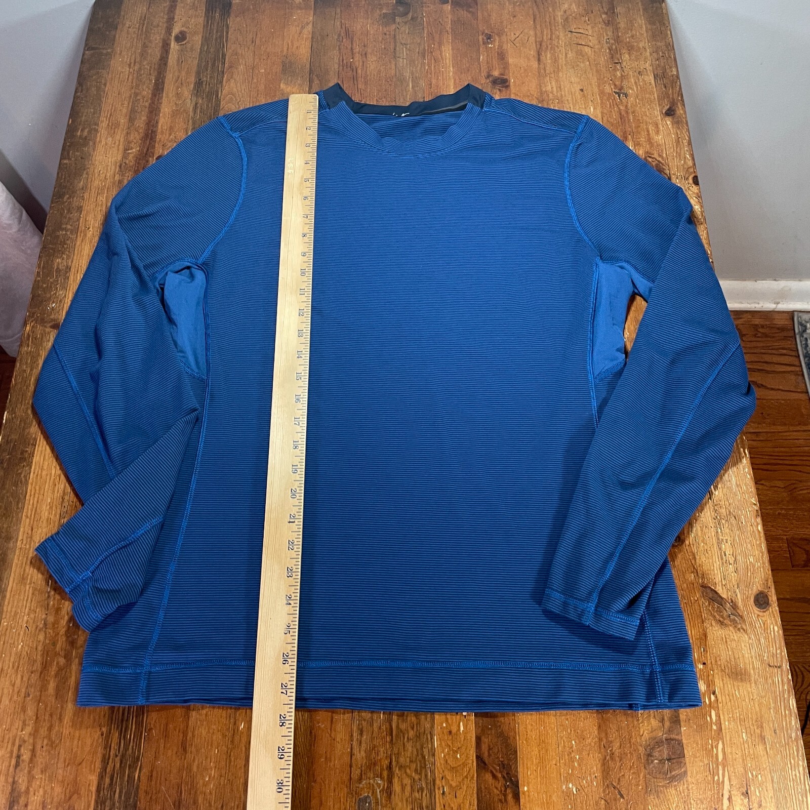 Lululemon Shirt Mens XL Blue Striped Tee Casual Workout Gym Athleisure Stretch