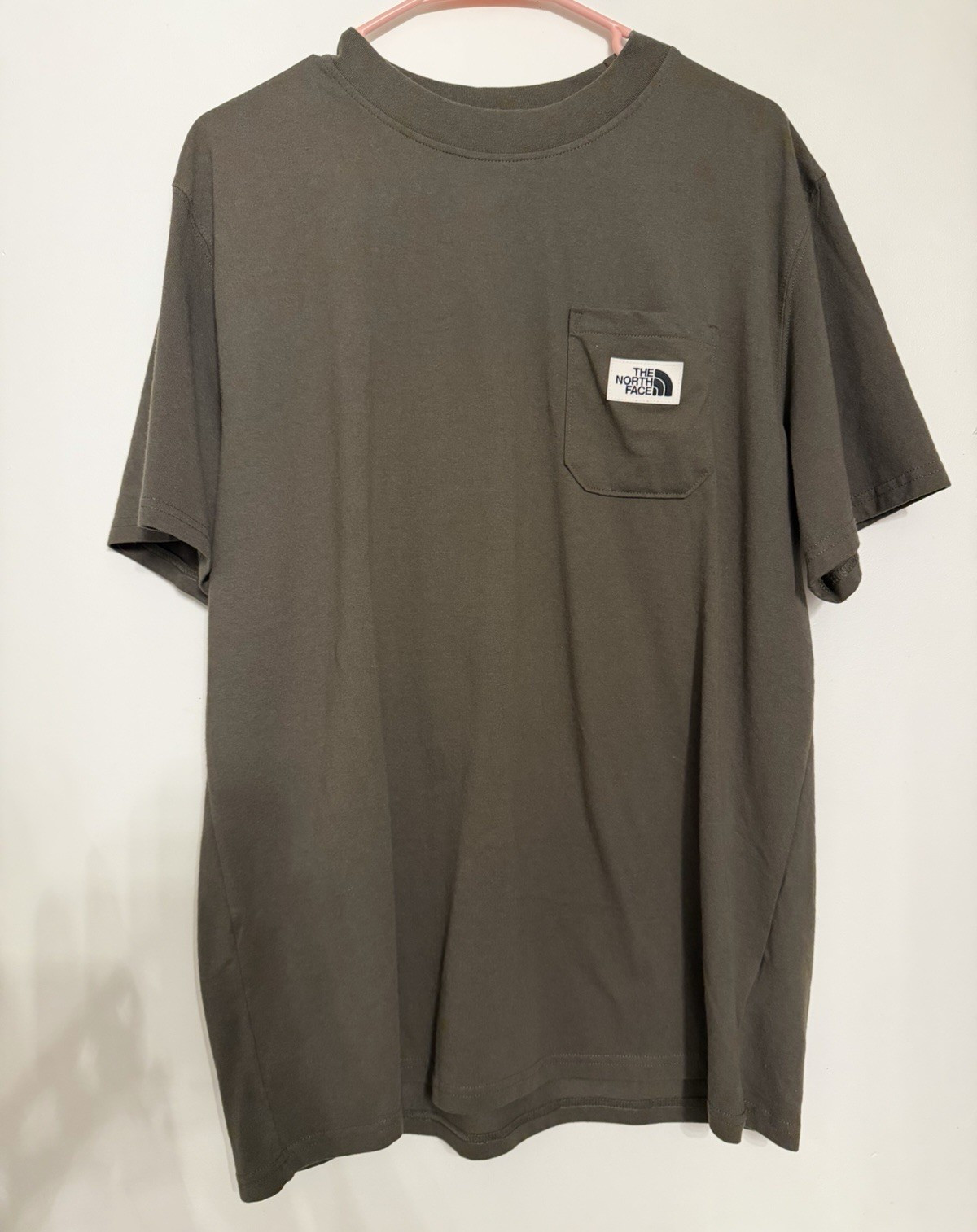The North Face Men’s XL Pocket T-Shirt Olive Green Logo Patch Short Sleeve