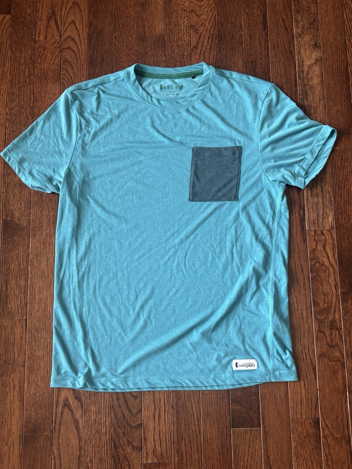Cotopaxi Shirt Men Medium Blue Pocket Tee Tencel Lightweight Stretch Outdoor