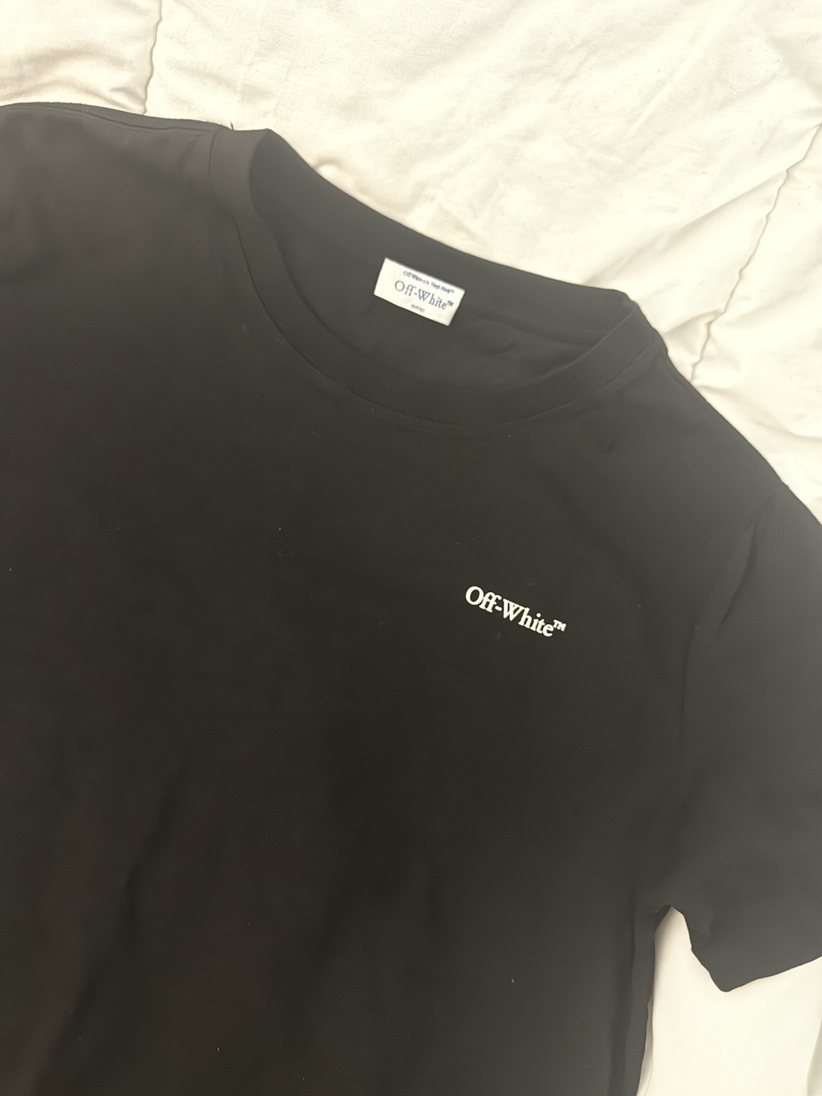Off White T-Shirt Size Medium