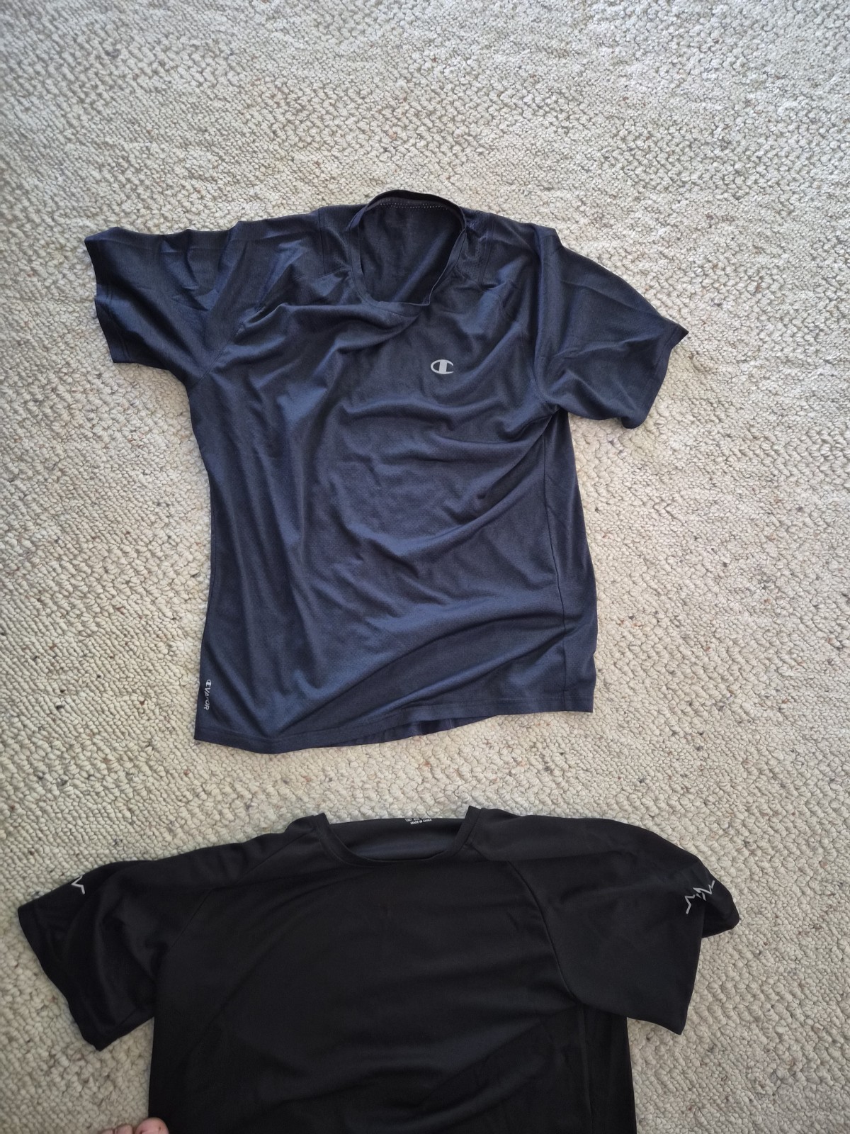 Men’s Lot Of 4 T – Shirts Size Large