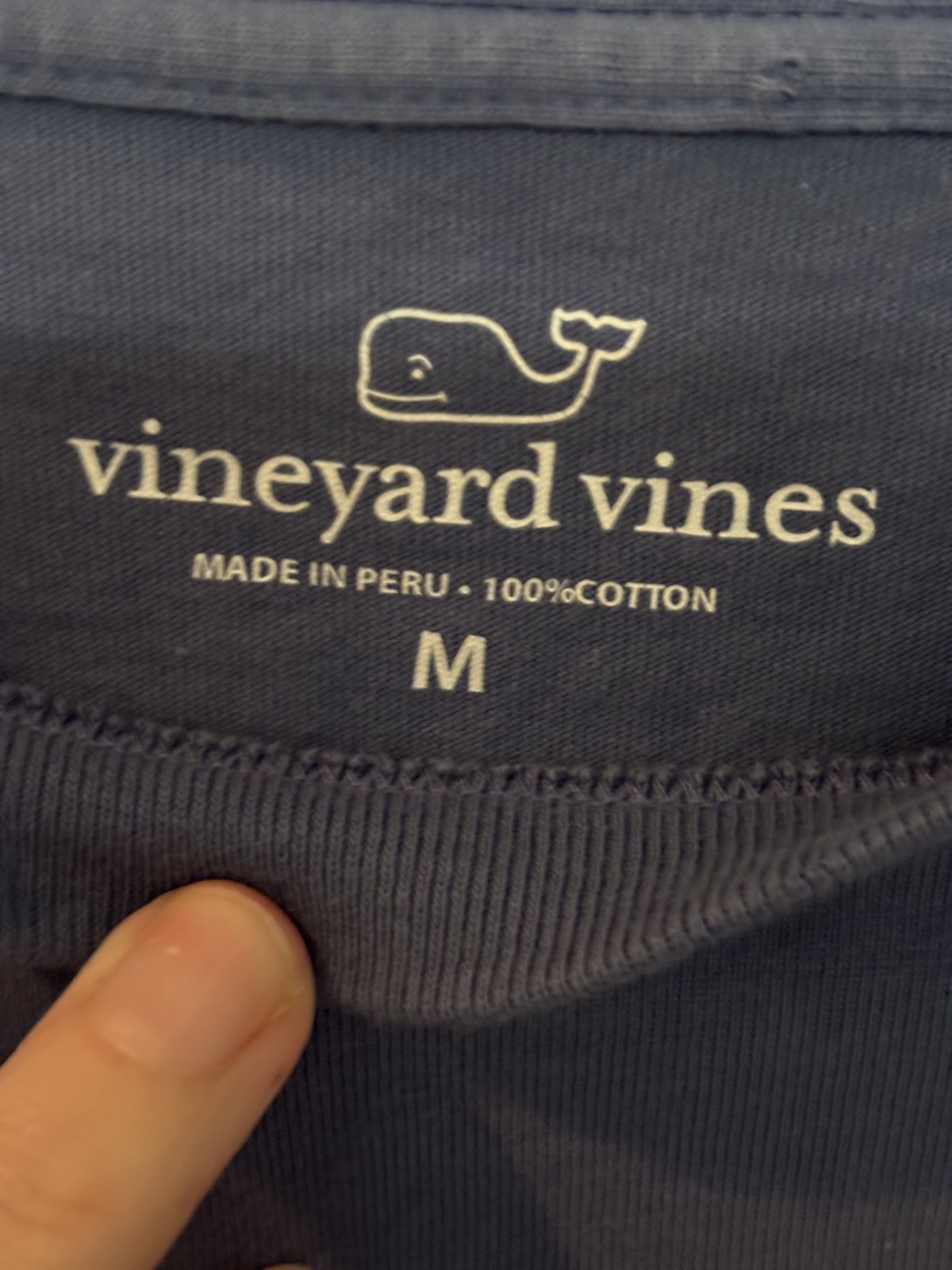 Vineyard Vines Pullover Shirt Men’s Size Medium Blue Front Pocket Round Neck