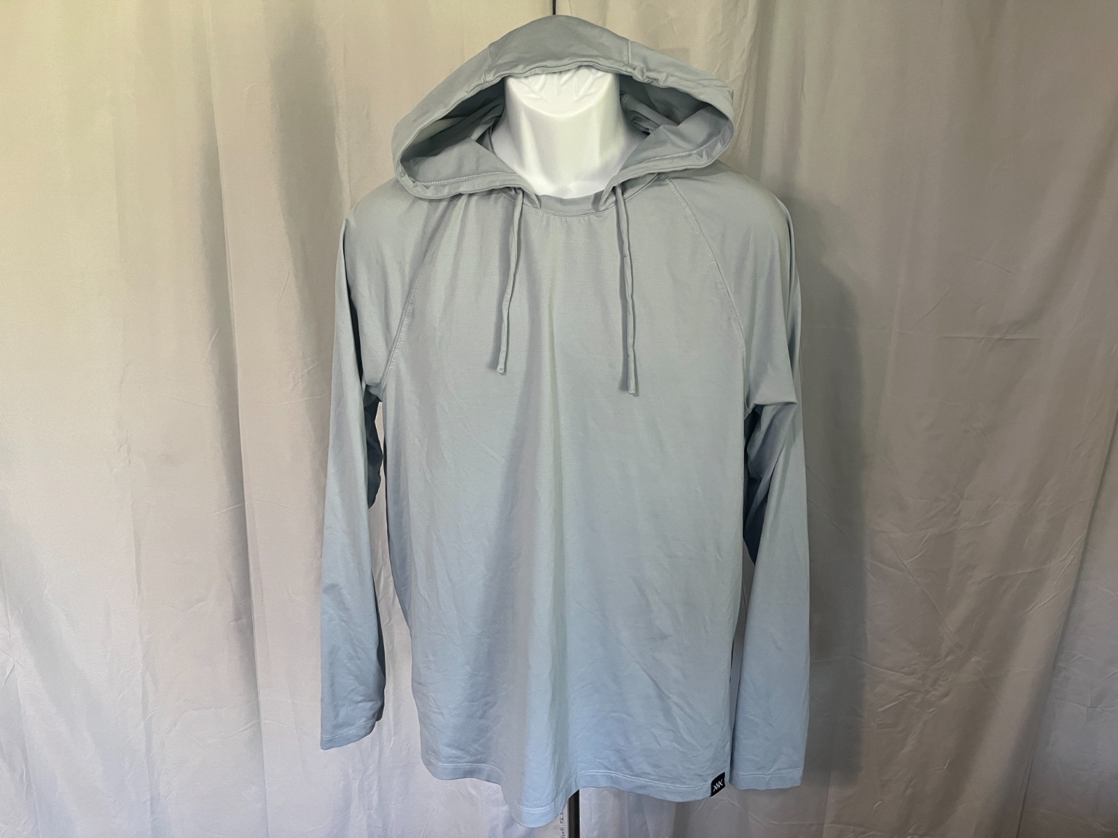 🏃 Rhone Men’s Solid Light Blue Performance Hooded Shirt Medium M EUC 💧