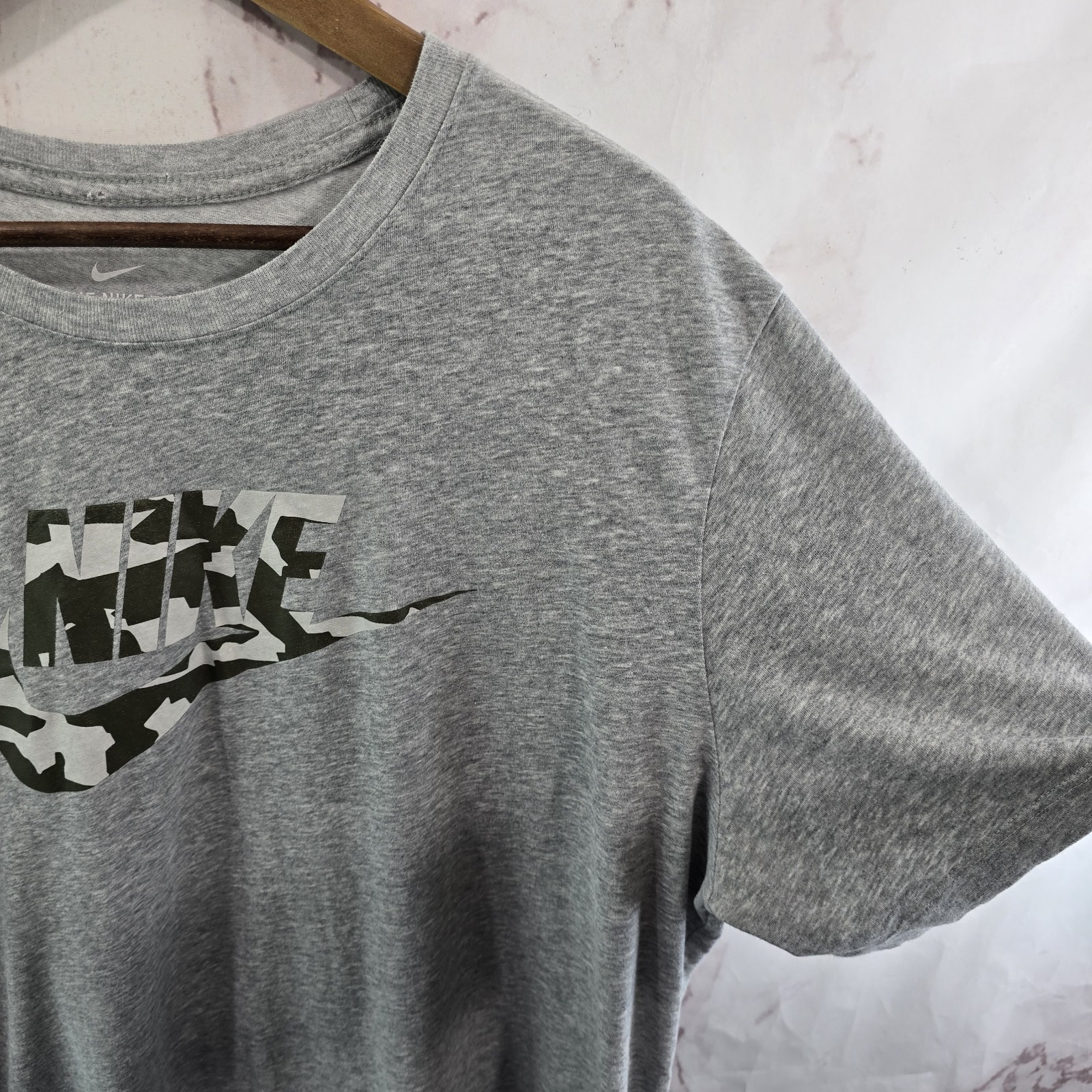 Nike T Shirt Mens XL Gray Camo Swoosh Crew Tee Short Sleeve BV1919