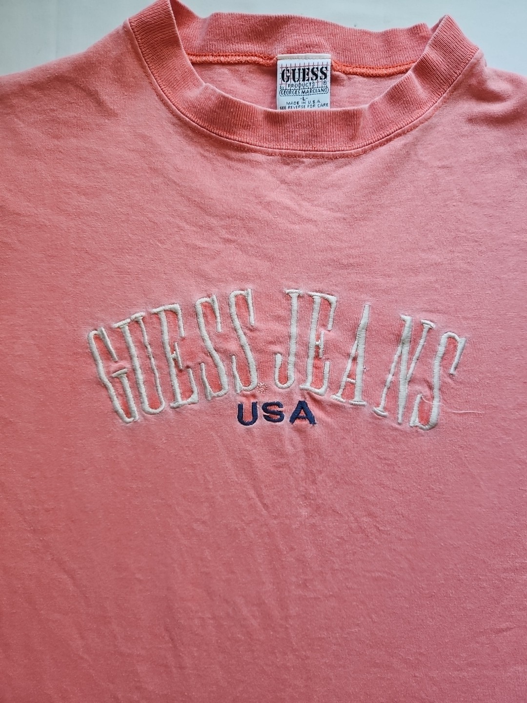 VTG 90s GUESS Jeans USA T-Shirt Size MEN’S L Single Stitch Pink Salmon 23″x29″