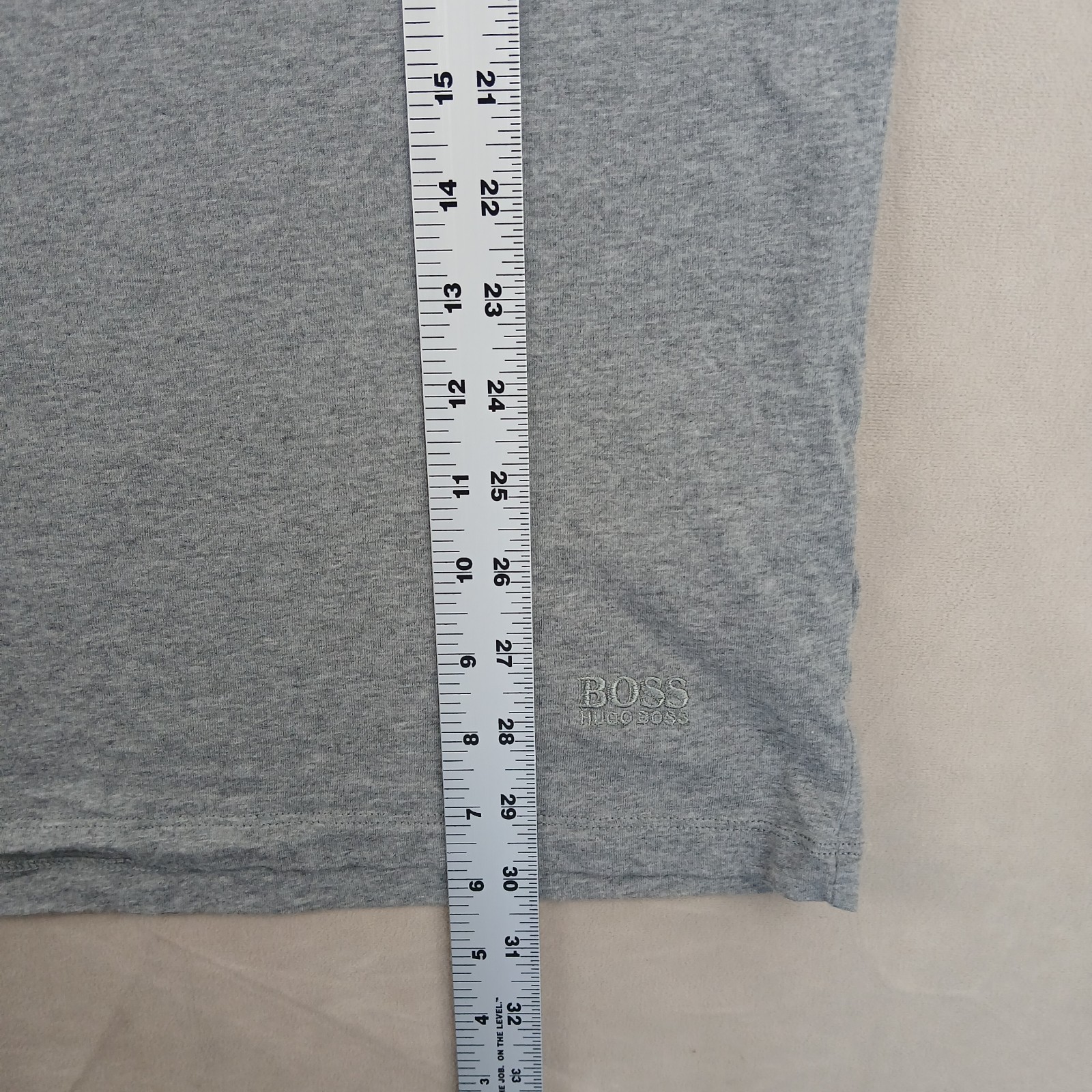 Hugo Boss XXL Mens T Shirt 22×30 Wide Neck Gray Embroidered Logo ** Fits Medium