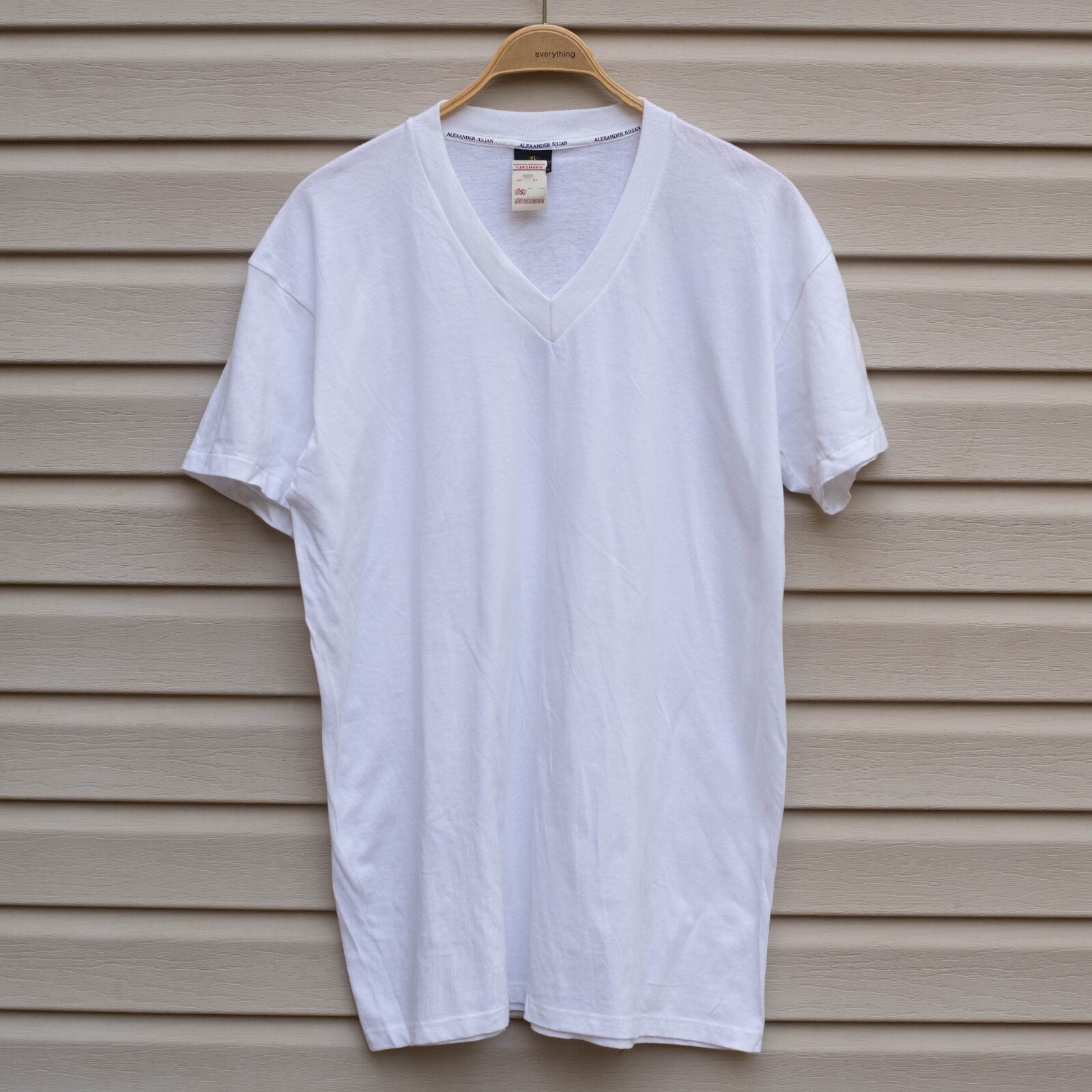 Vintage Alexander Julian T-Shirt Men’s XL White 100% Combed Cotton Single Stitch