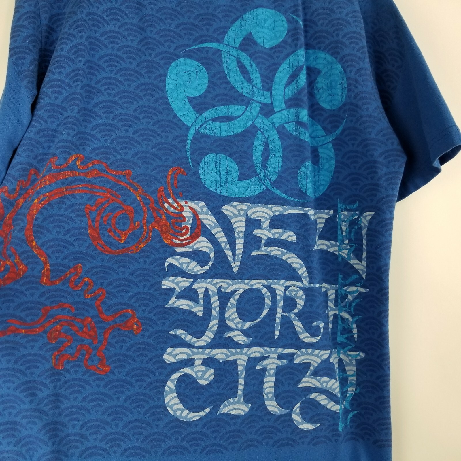 Tommy Hilfiger Men’s Shirt Size XL Blue Trim Fit Graphic Tee East Meets West NY