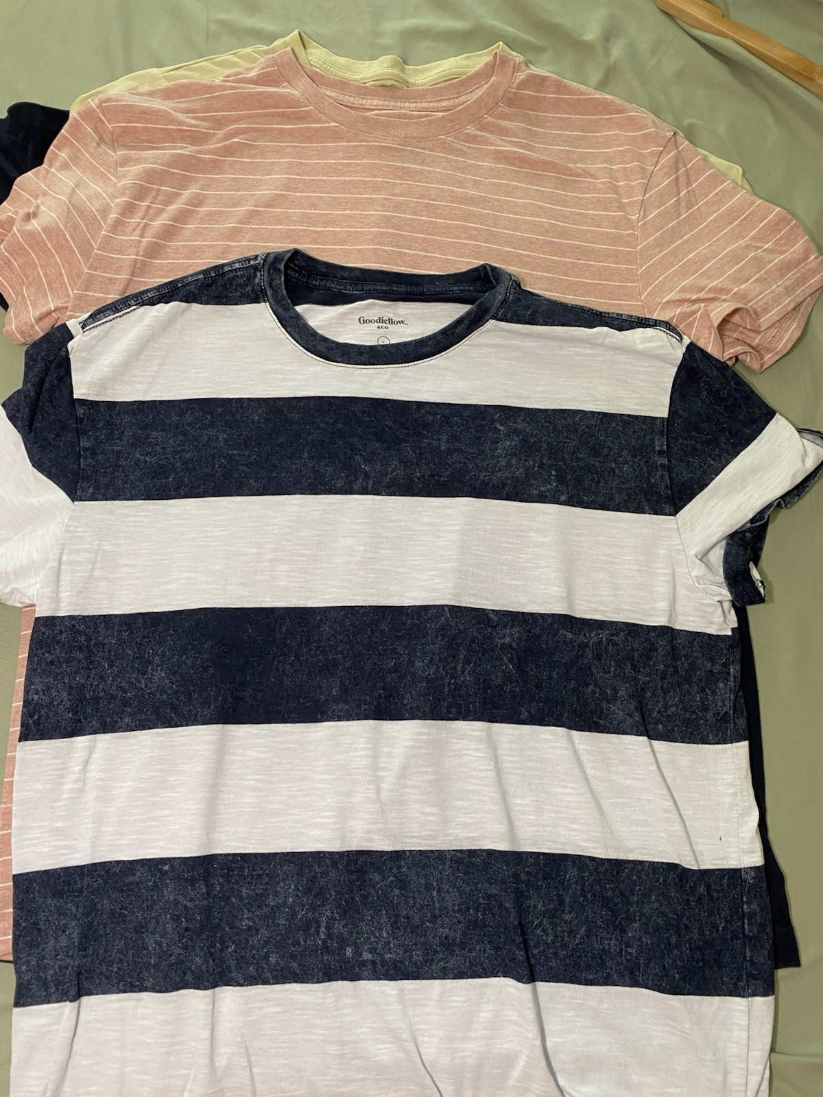 Mixed Brands Men’s Size L Tees and Graphic Print Tee Lot