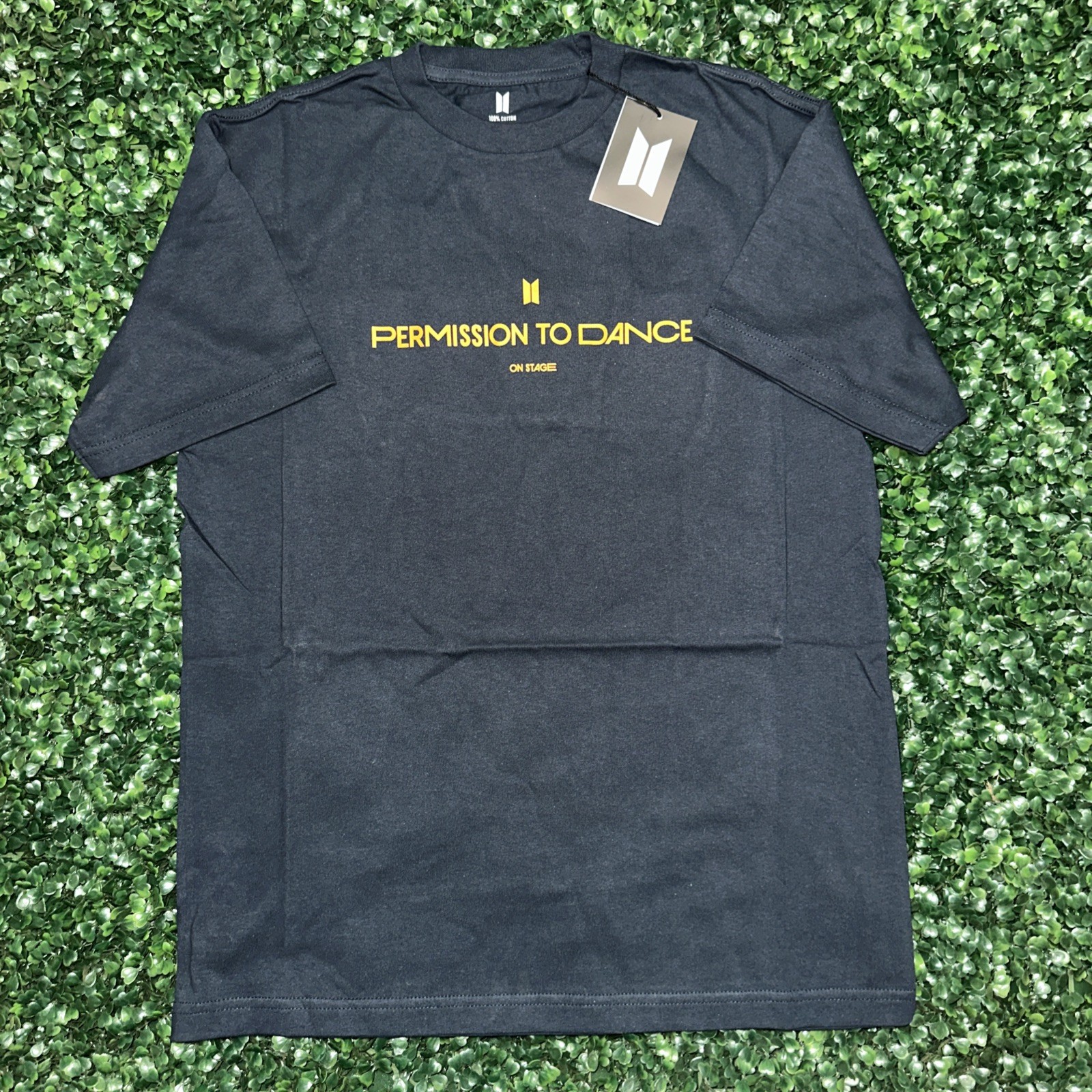 BTS Permission To Dance On Stage Merch Icon Navy T Shirt Size Large RARE NEW !
