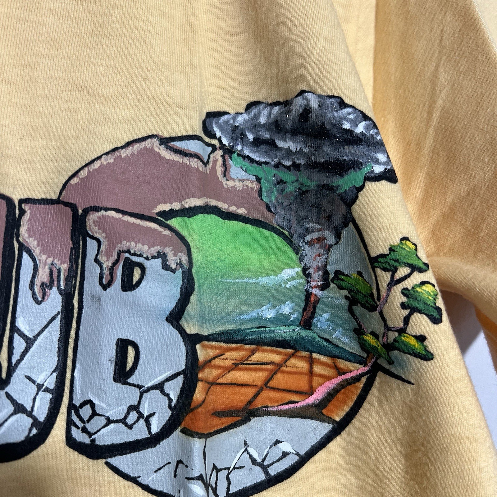 Vintage Mt. Pinatubo Volcano Eruption Hand Painted Single Stitch T-Shirt Adult M