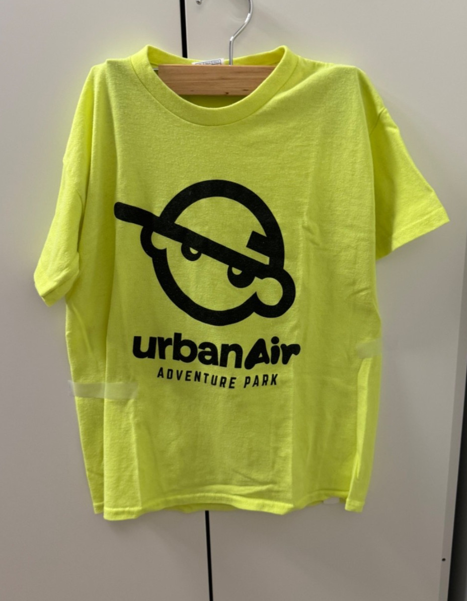 Delta Pro Wear Urban Air Graphic T-Shirt Yellow Size Medium Short Sleeve Kids