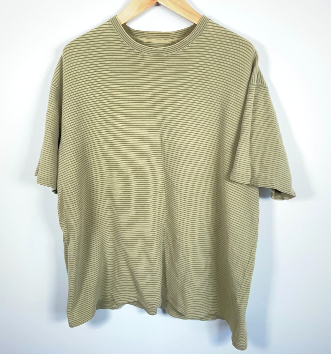 Y2K Oversized T-Shirt Men’s XL Green Textured Stripe Pattern Skater Breakwater