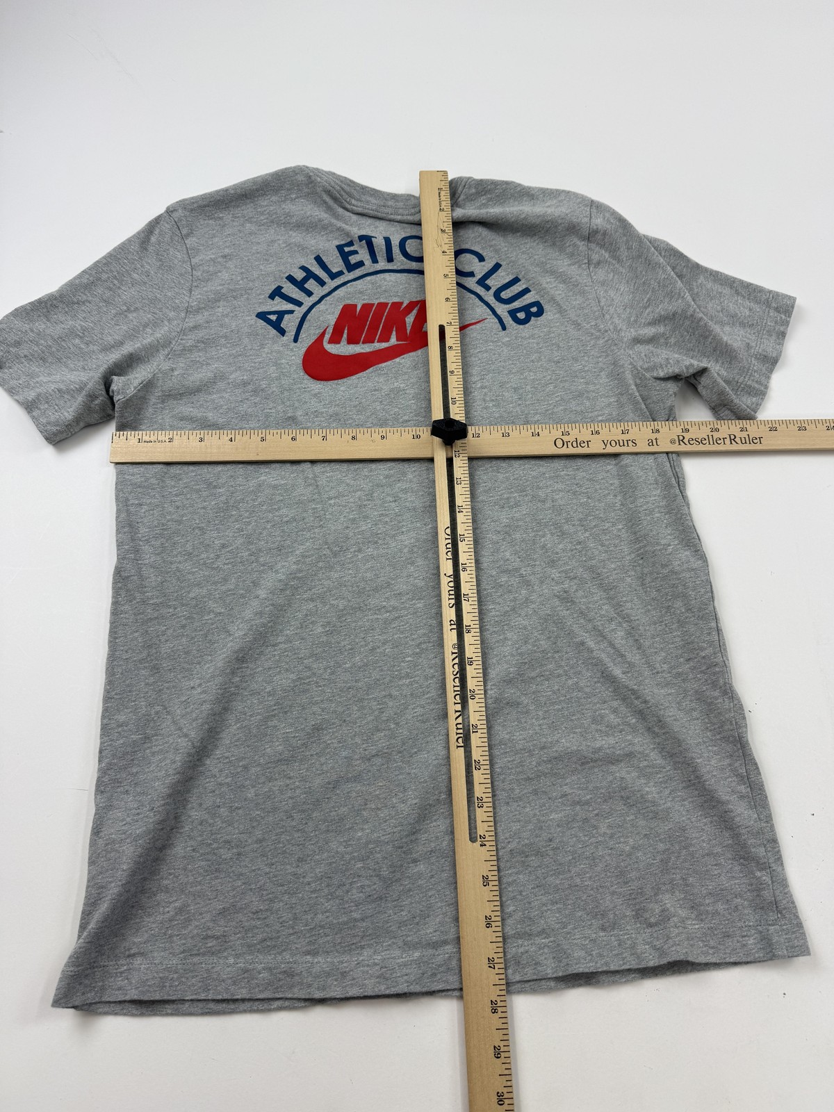 Nike Shirt Mens Medium Heather Gray Graphic Sports Logo Tee Swoosh Athletic Club