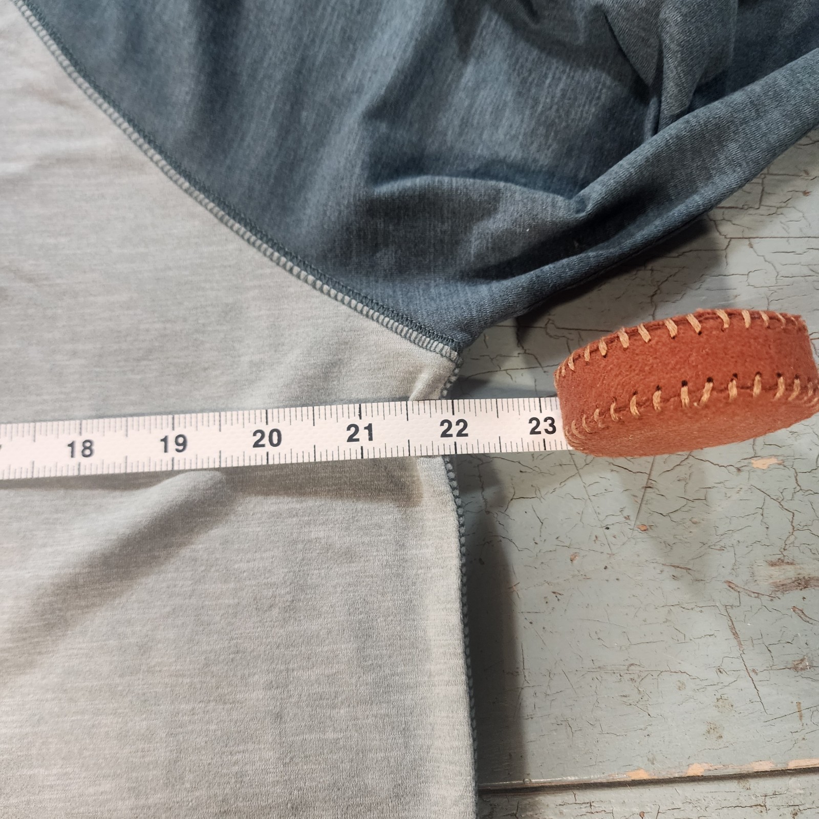 J. Crew Men’s Raglan Performance Tee Size Large Green & Gray Stretch Jersey NWOT