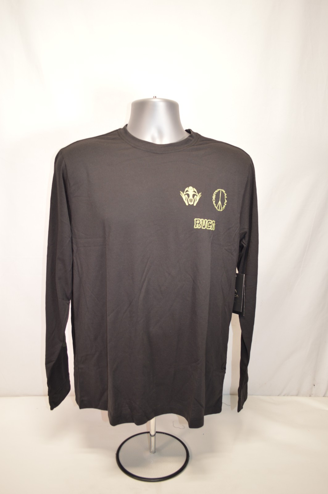 NWT RVCA VA RVCA Relic Stack Long Sleeve Black T-Shirt Size M