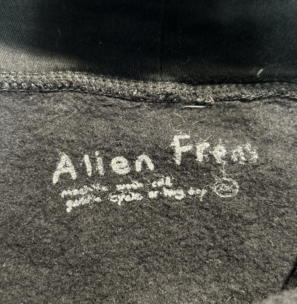 Alien Frens Long-Sleeve & Hoodies XXL Lot Of 4 Gray Black Tan