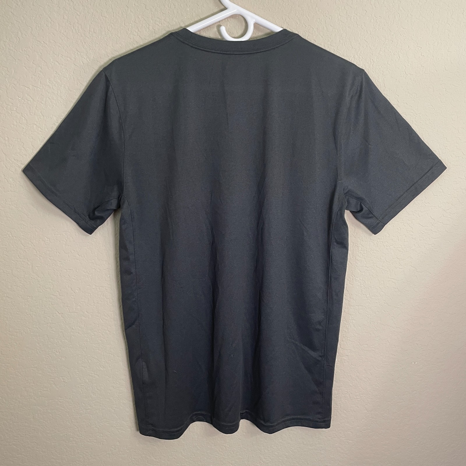 The Nike Tee Men’s M Dri-Fit Swoosh Gray Crewneck Short Sleeve T-Shirt