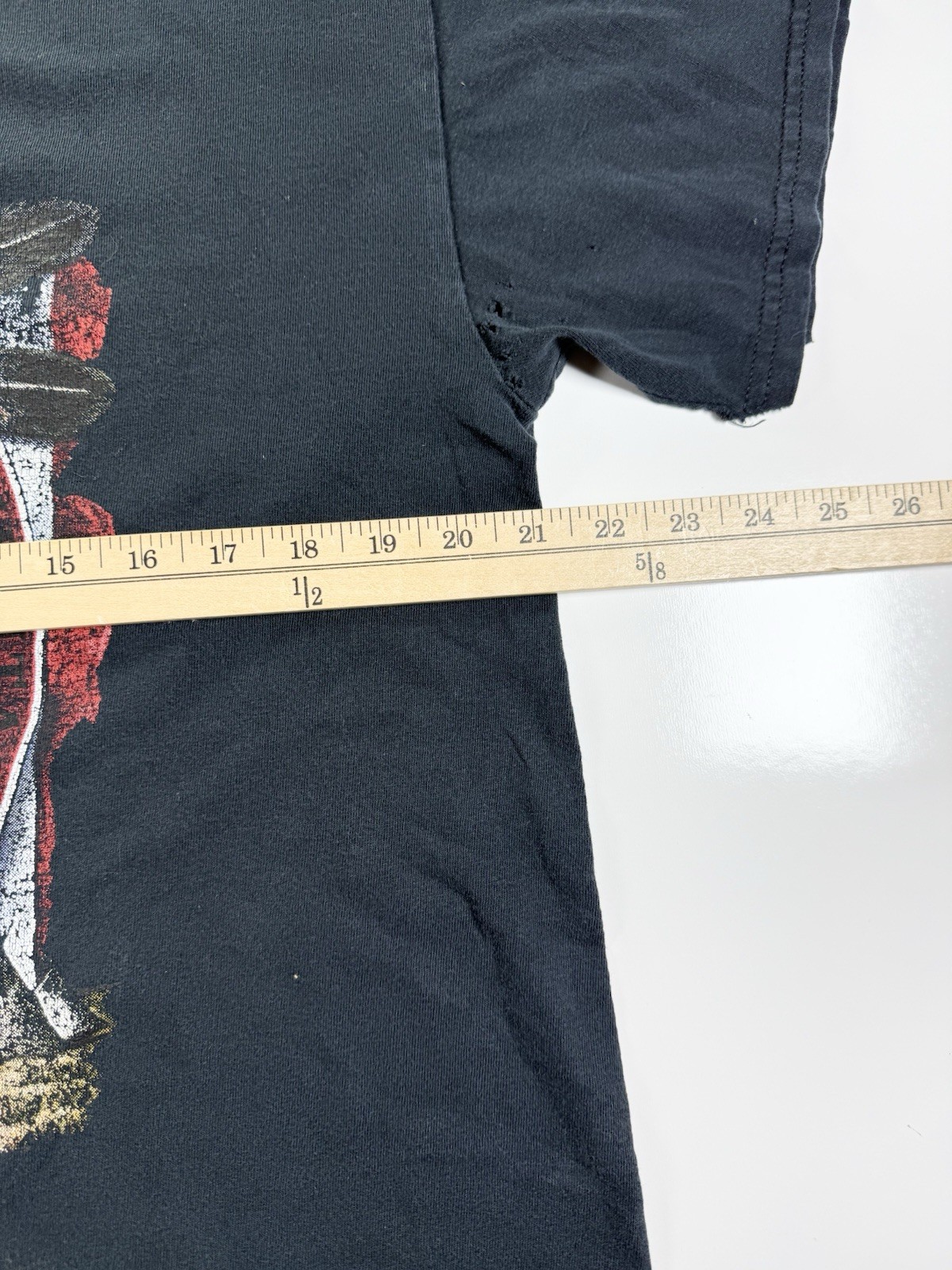 Vintage Gildan Native American Buffalo Graphic Tee black Distressed L USA