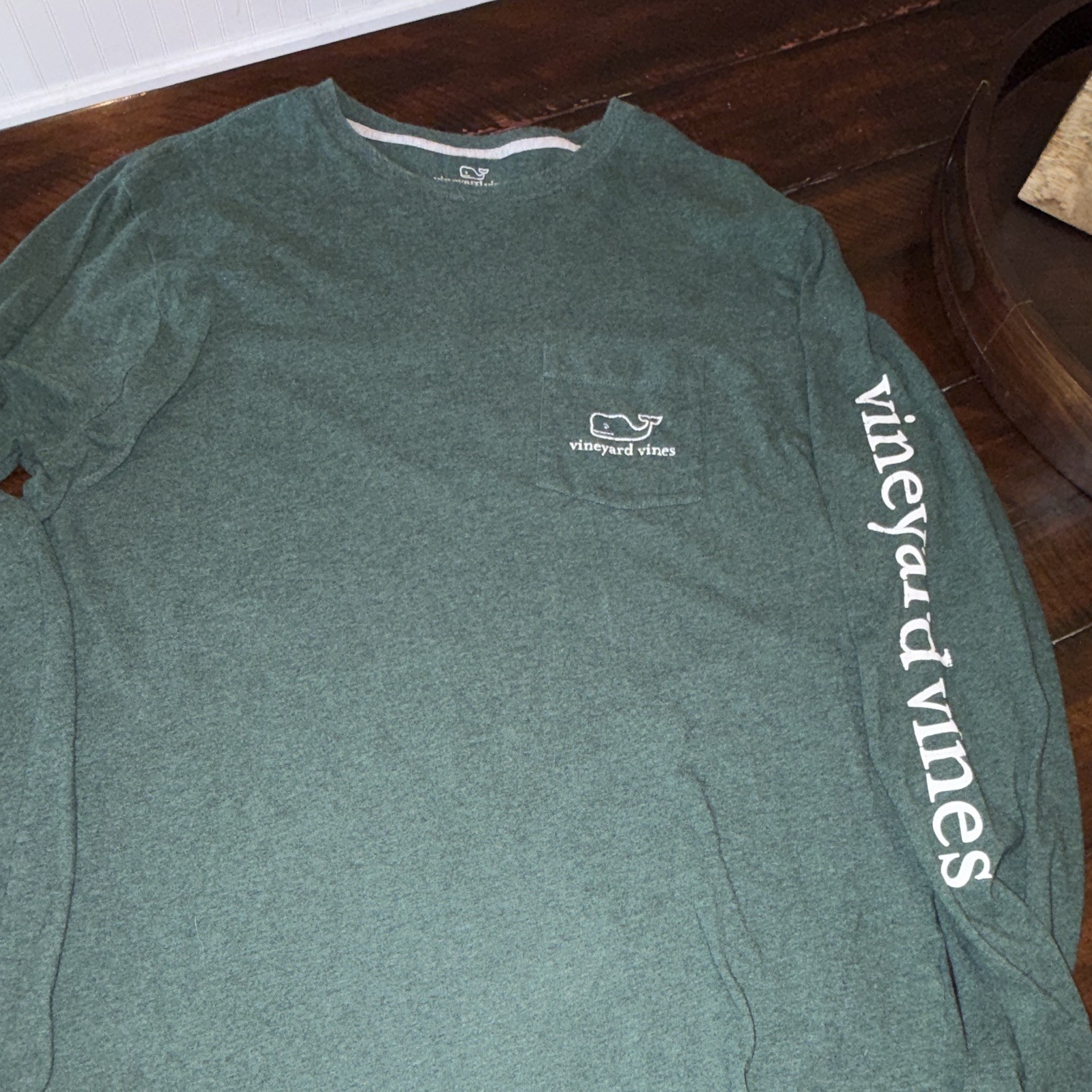 Vineyard Vines Regular Fit Men’s L Green Whale Logo Pocket Crew Neck Knit Tee