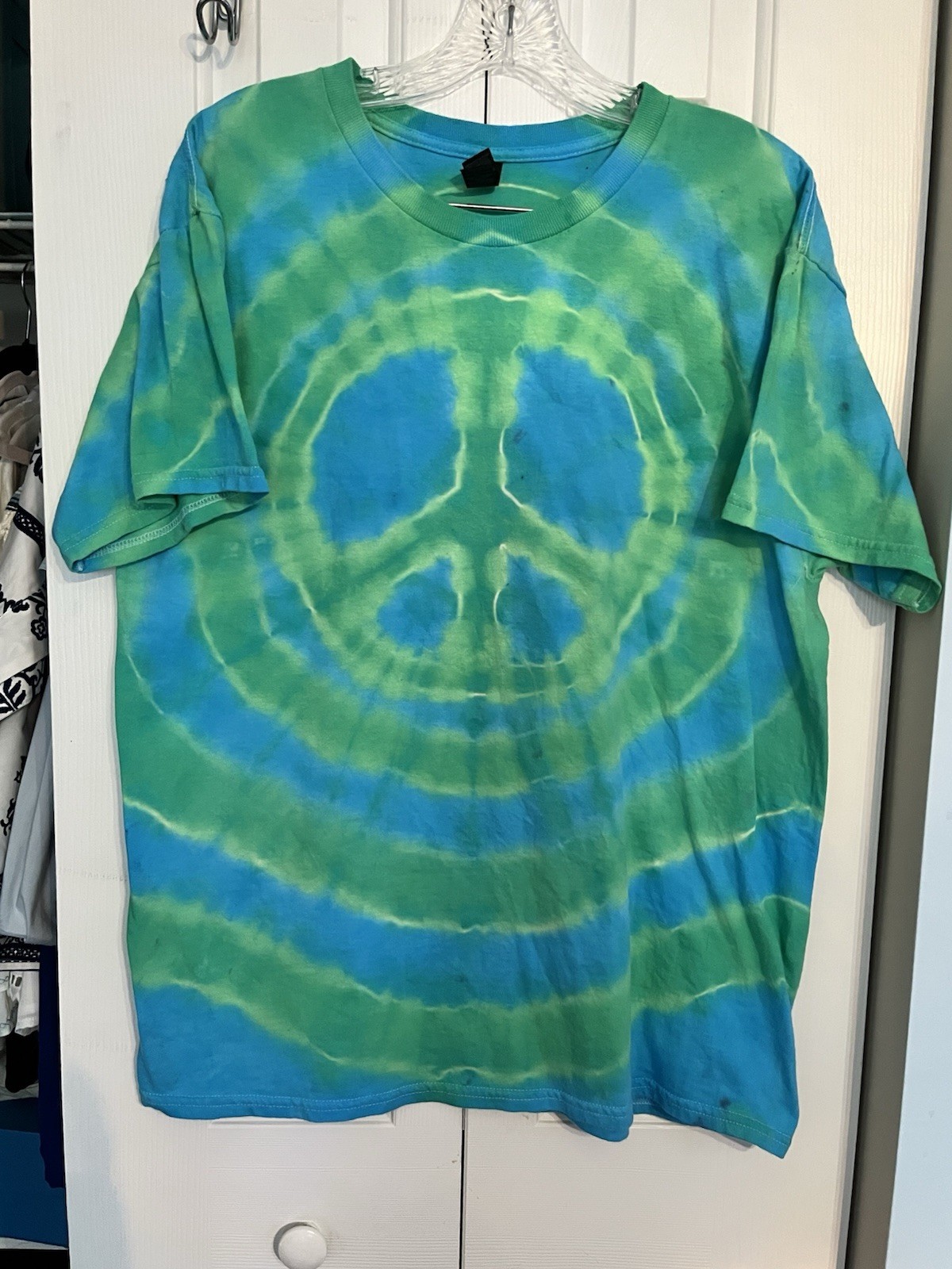 Gildan Heavy Cotton Unisex L Blue/Green Tie-Dye Peace Sign Crew Cotton Tee