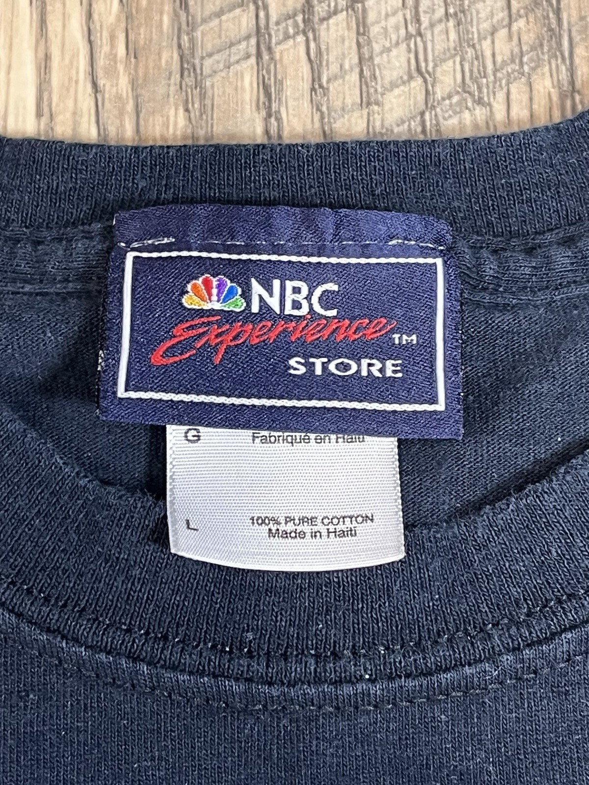 LAW & ORDER Embroidered NBC Experience Store Short Sleeve T-Shirt TV Show Sz L