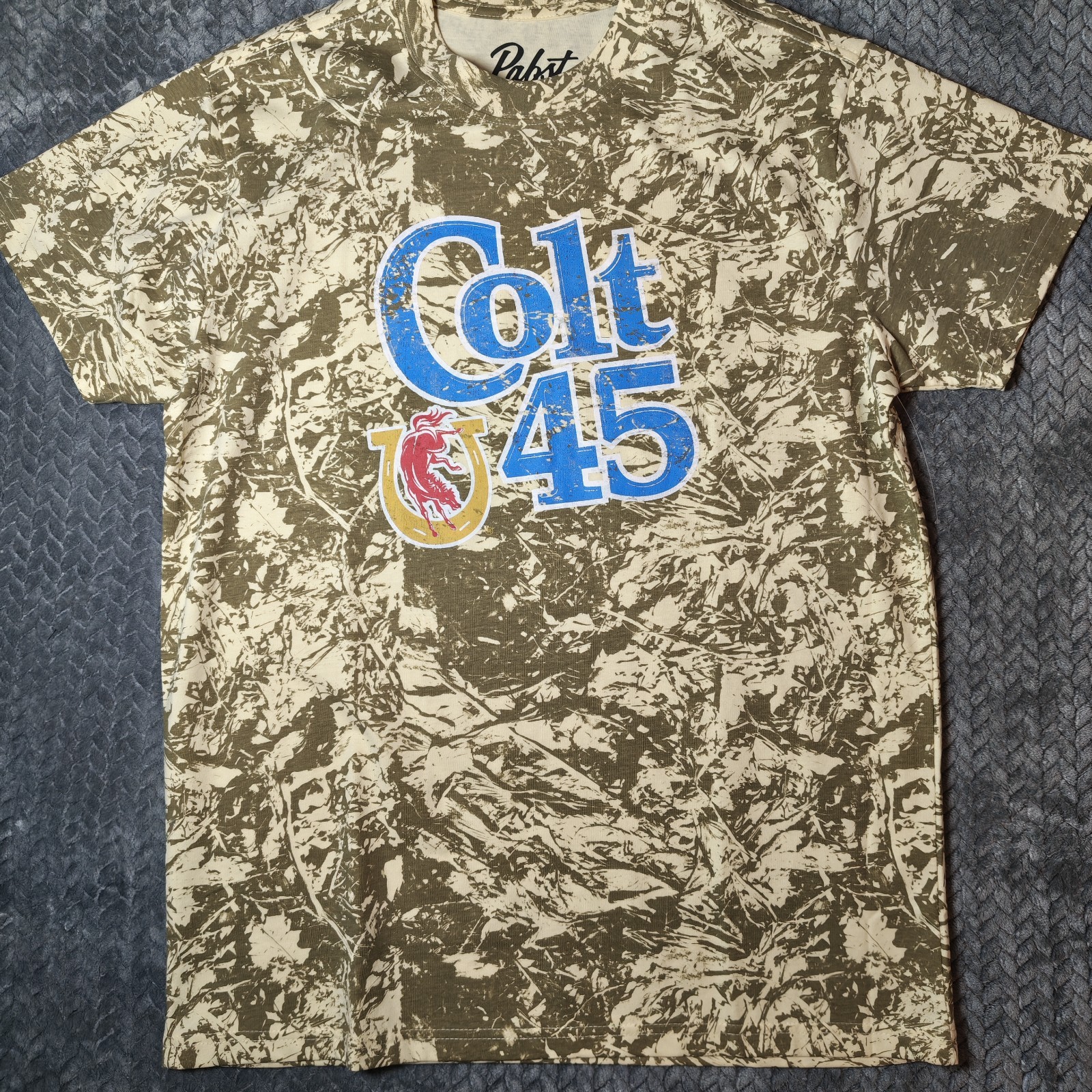 New Colt 45 Malt Liquor Camo Men’s Vintage T-Shirt Size Medium