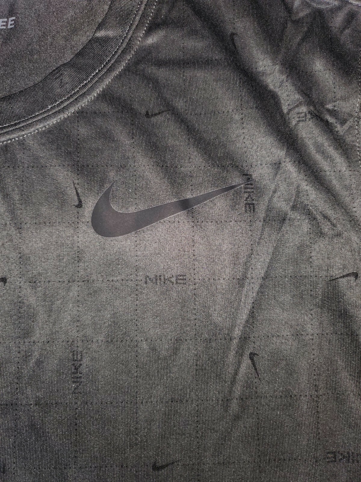 NIKE DRY TRAINING T-SHIRT DARK GREY DRI-FIT MENS SMALL CZ9745 068 ANTI ODOR