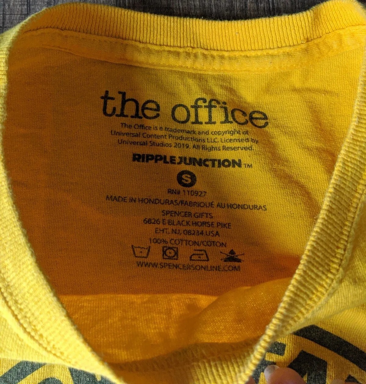 The Office Dwight Schrute Farms Bed & Breakfast Graphic T-Shirt Men’s Size Small