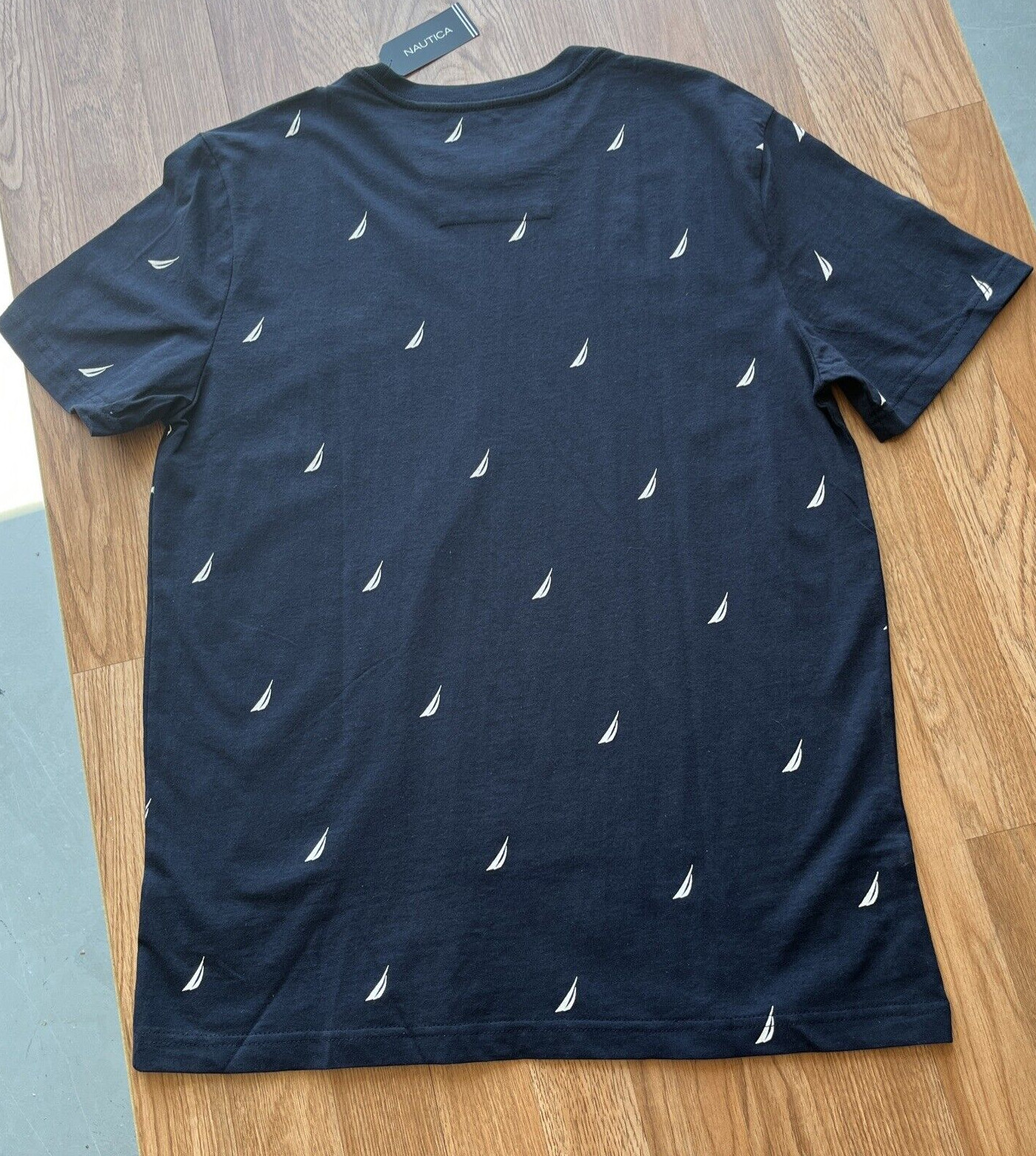 Nautica Men’s T-Shirt Size Large Navy Blue All Over Logo Print Crew Neck NEW