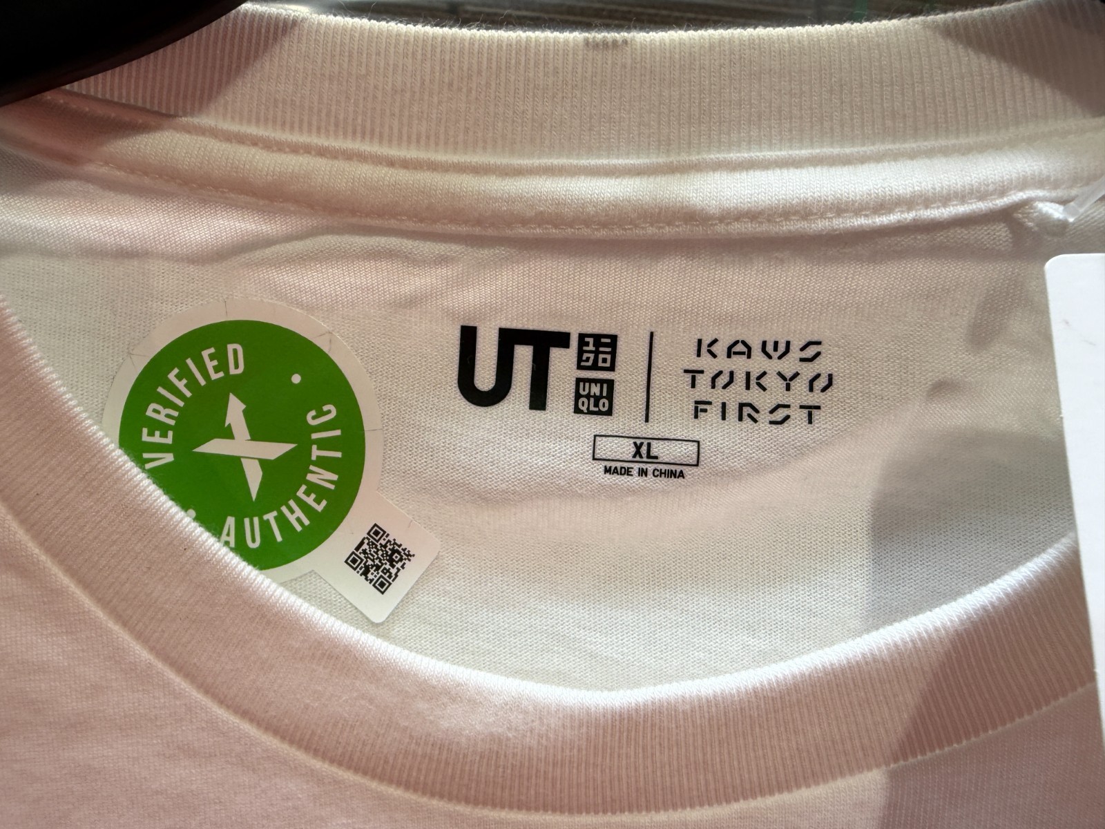 KAWS x Uniqlo Collaboration UT Graphic T-shirt size XL Kaws Tokyo First Japan