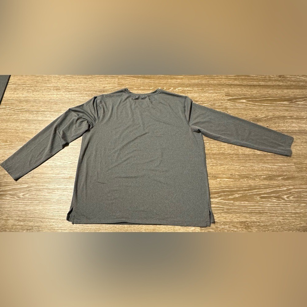 Gray Long Sleeve T Shirt All in Motion Men’s Size XL Logo on Arm EUC