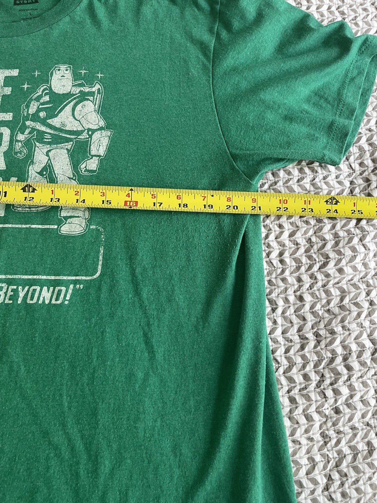 Disney Pixar Buzz Lightyear Space Ranger Academy Green Adult T-Shirt Large