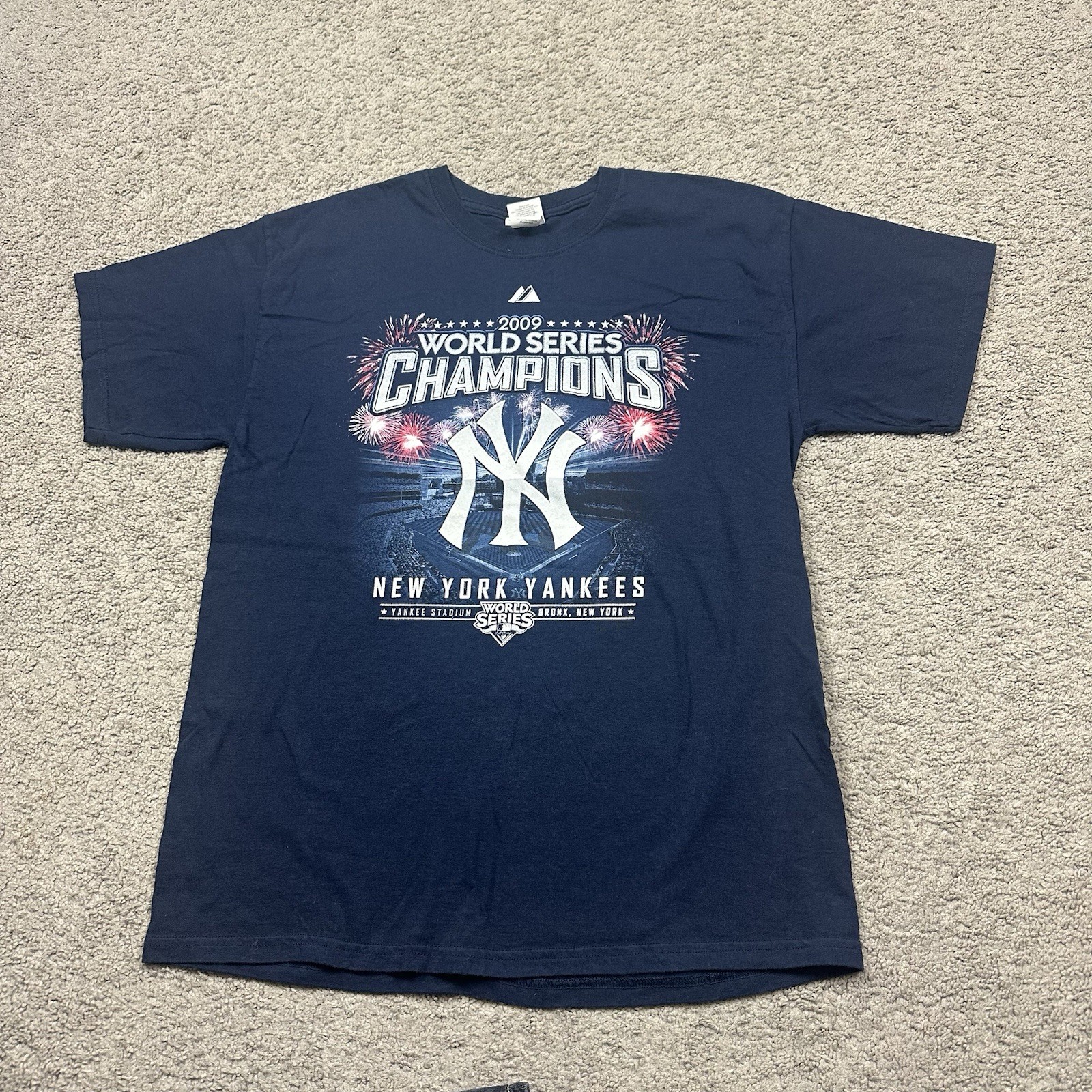2009 Gildan Ultra Cotton New York Yankees Navy T Shirt Men’s Size L Large